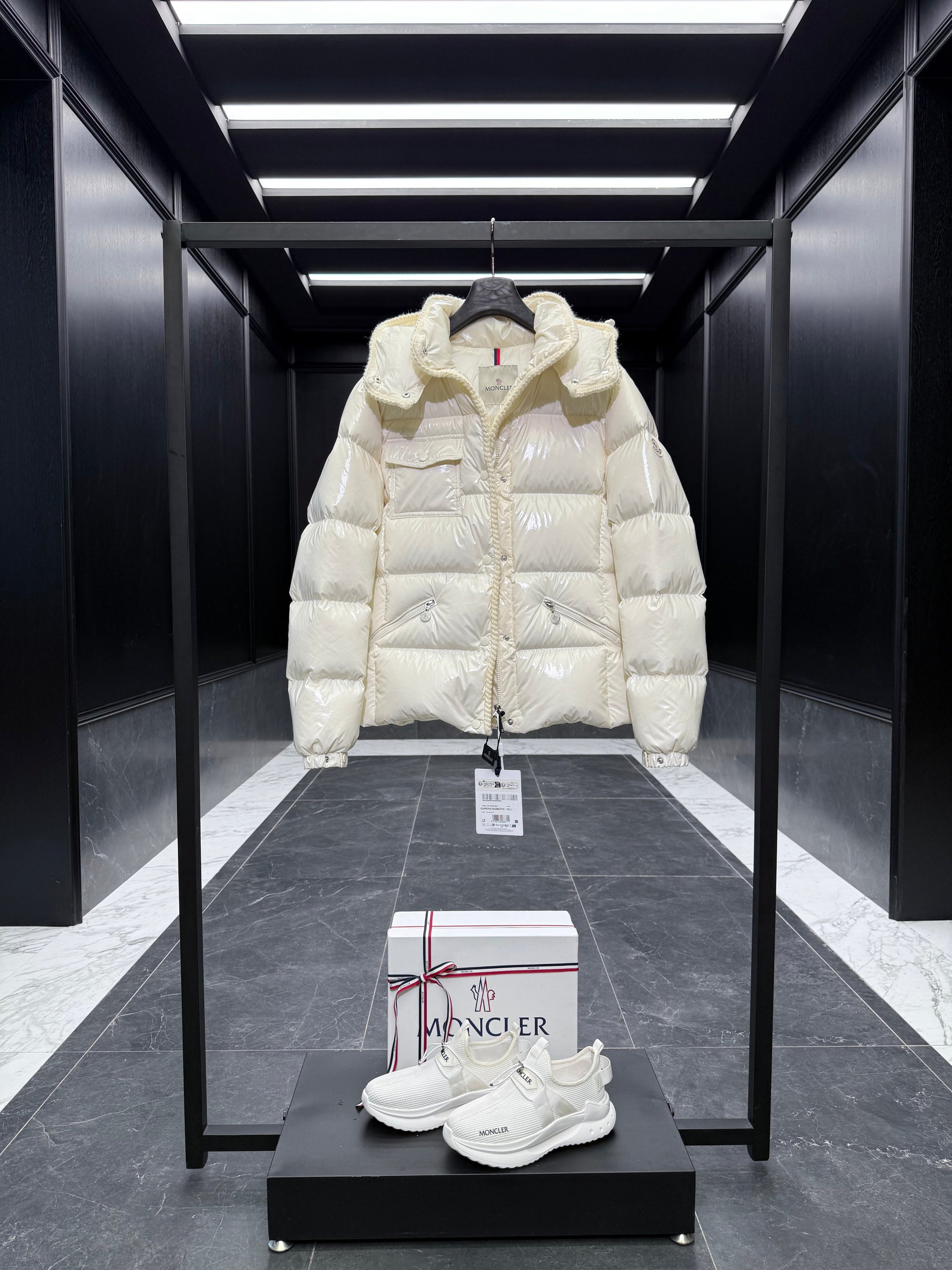 MONC GLAREINS JACKET