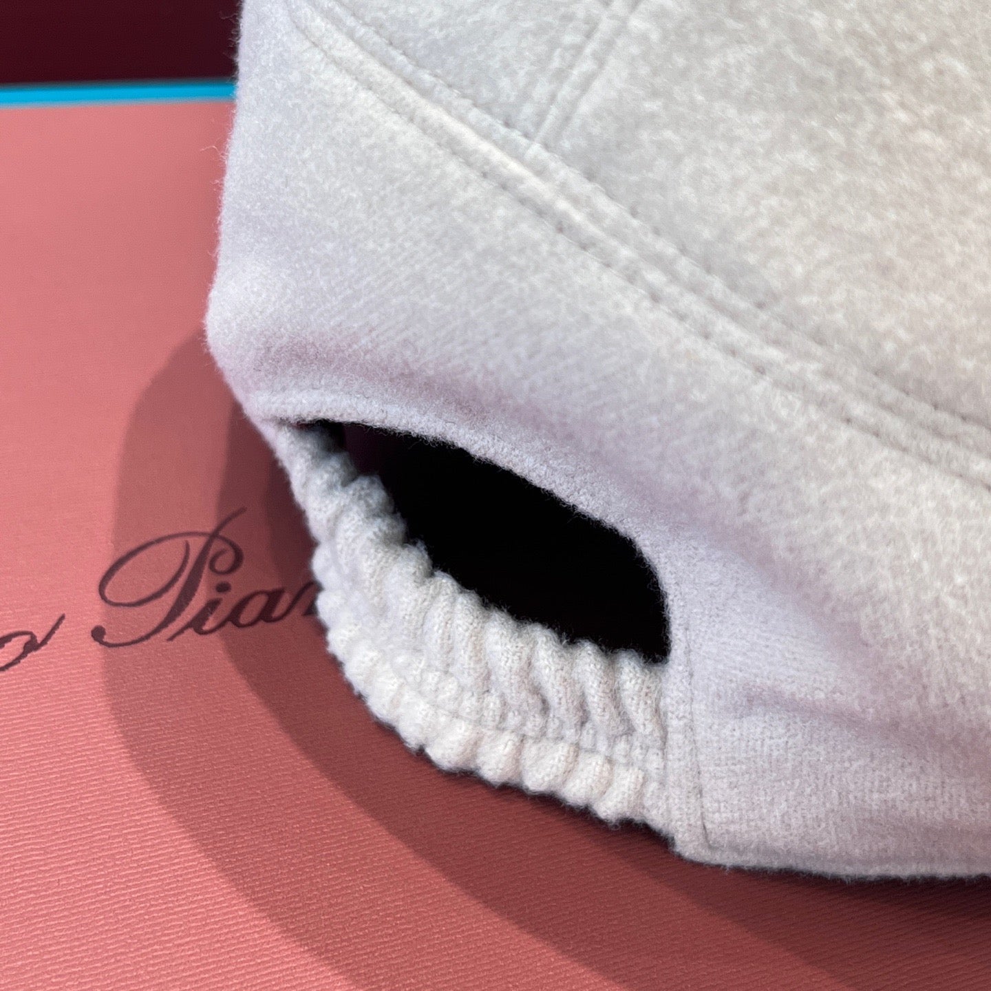 LORO P CASHMERE CAP