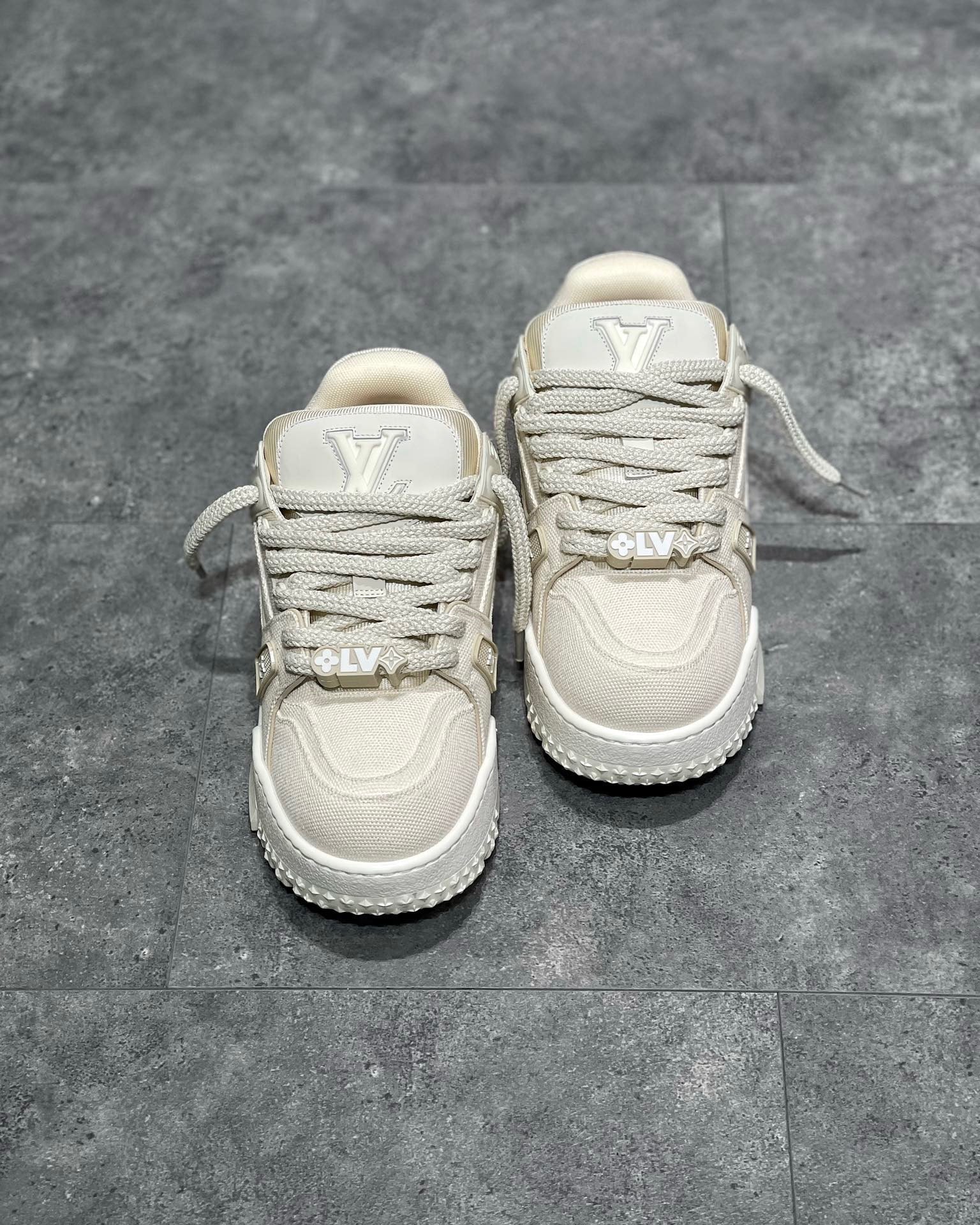 LOU TRAINERS