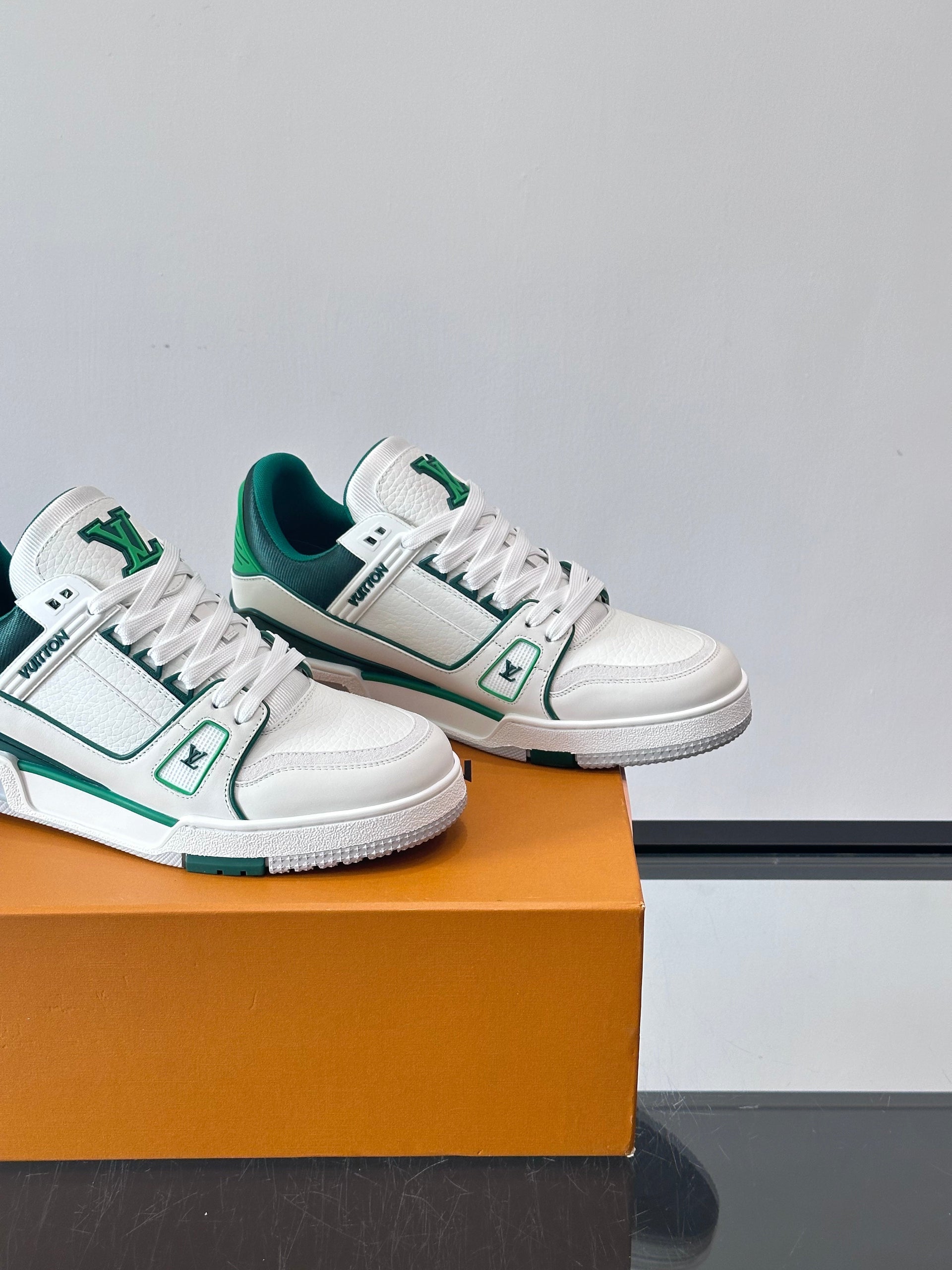 LOU TRAINERS