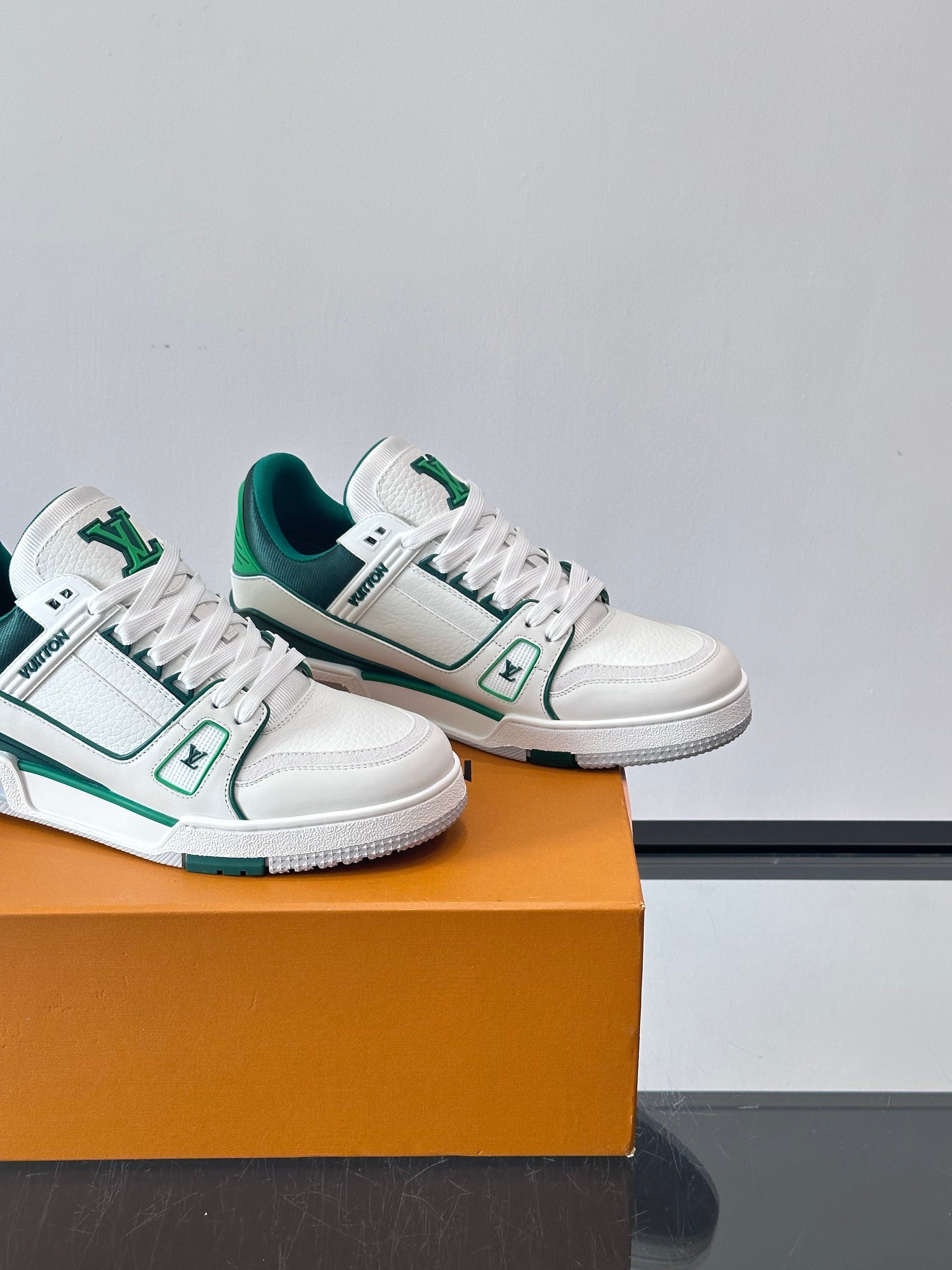 LOU TRAINERS
