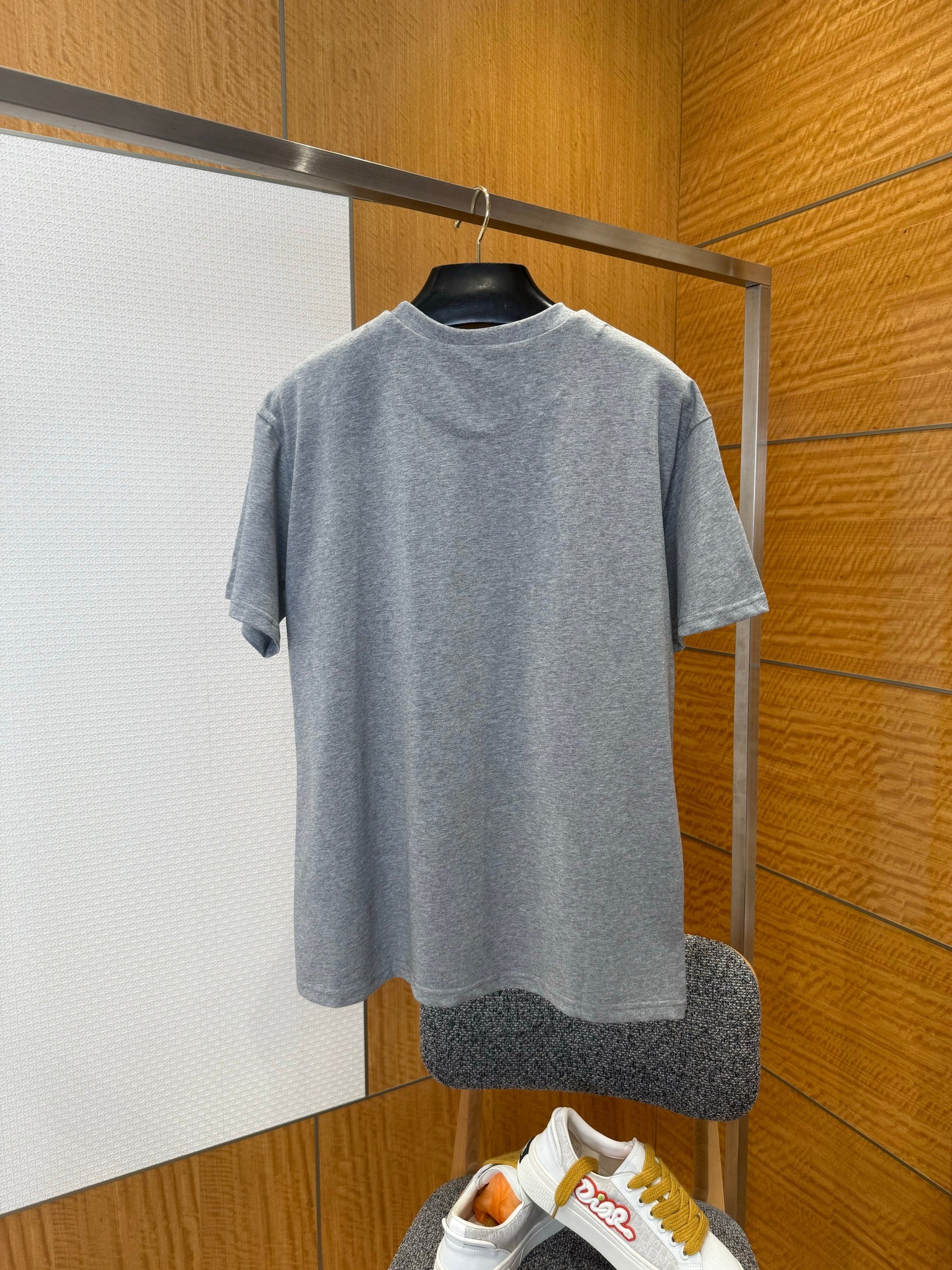 LOU T-SHIRT