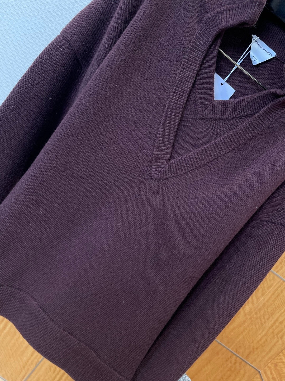 BOTT V JUMPER