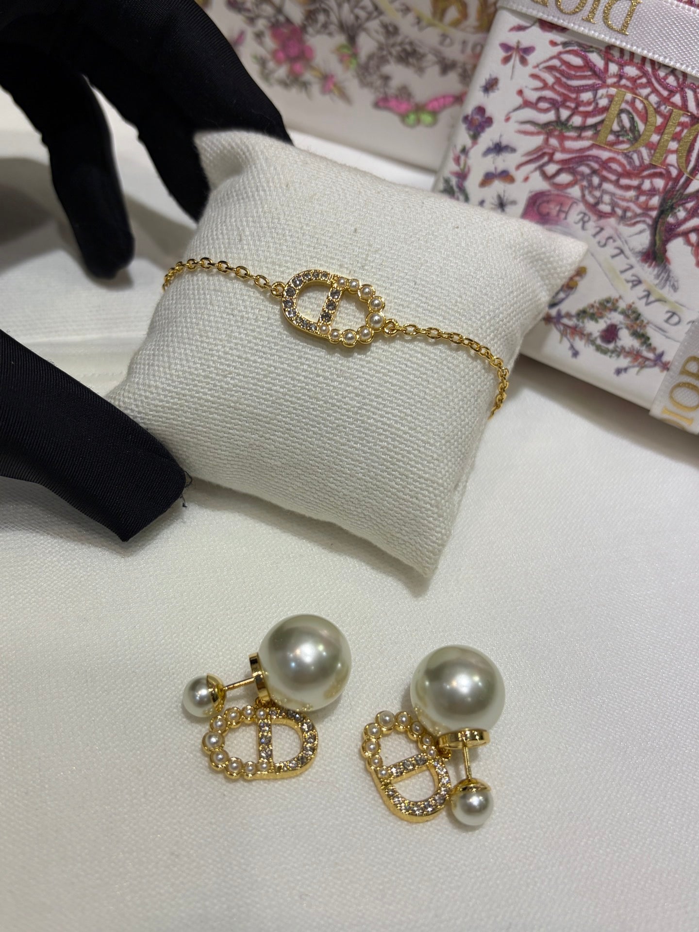 CD EARRINGS