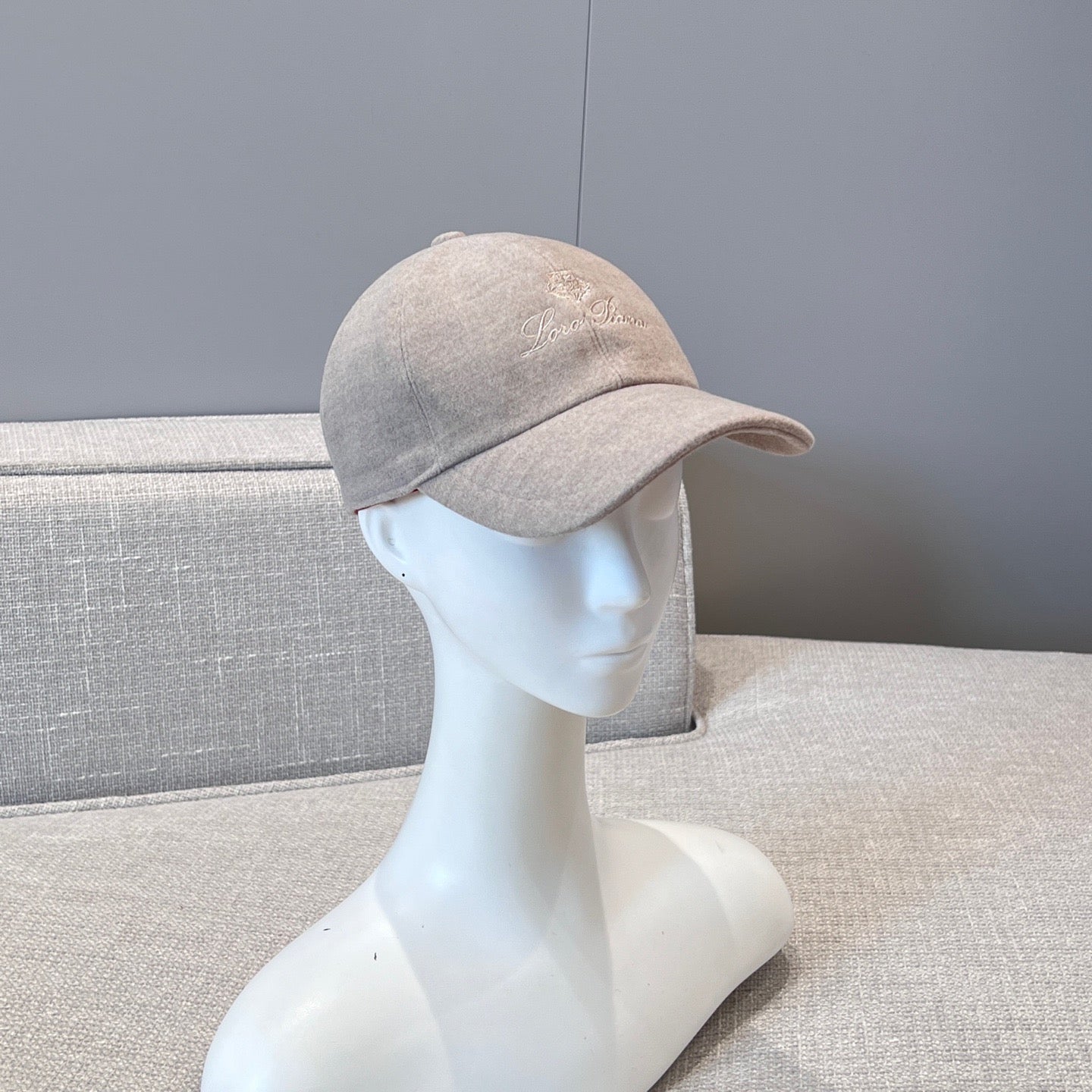 LORO P CASHMERE CAP