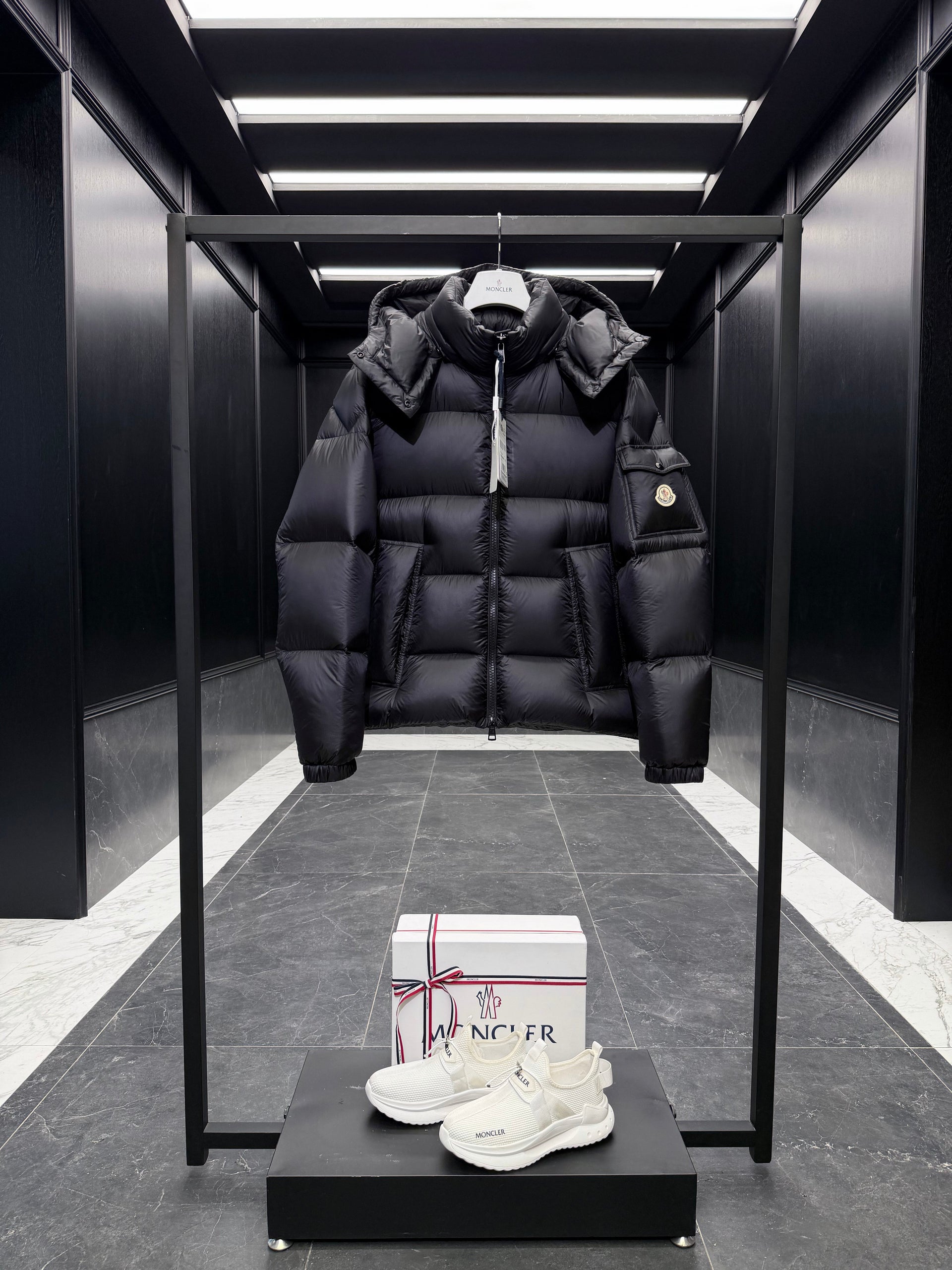 MONC COUYERE JACKET