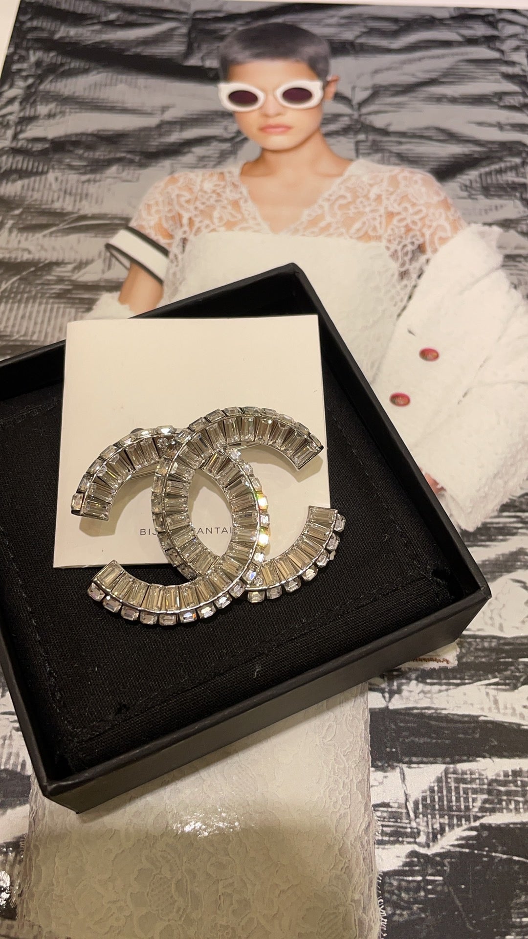 CC BROOCHE