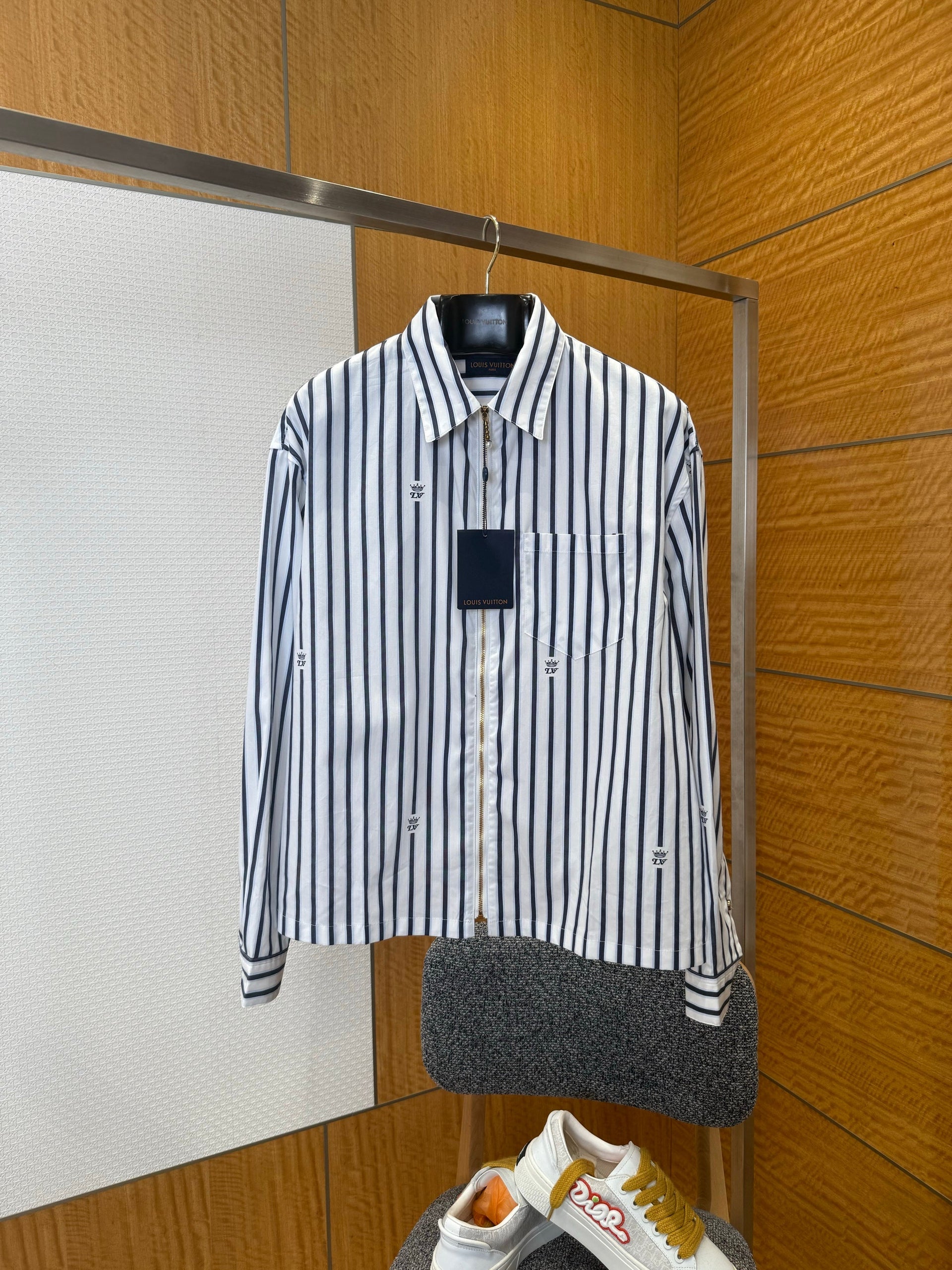 LOU SHIRT