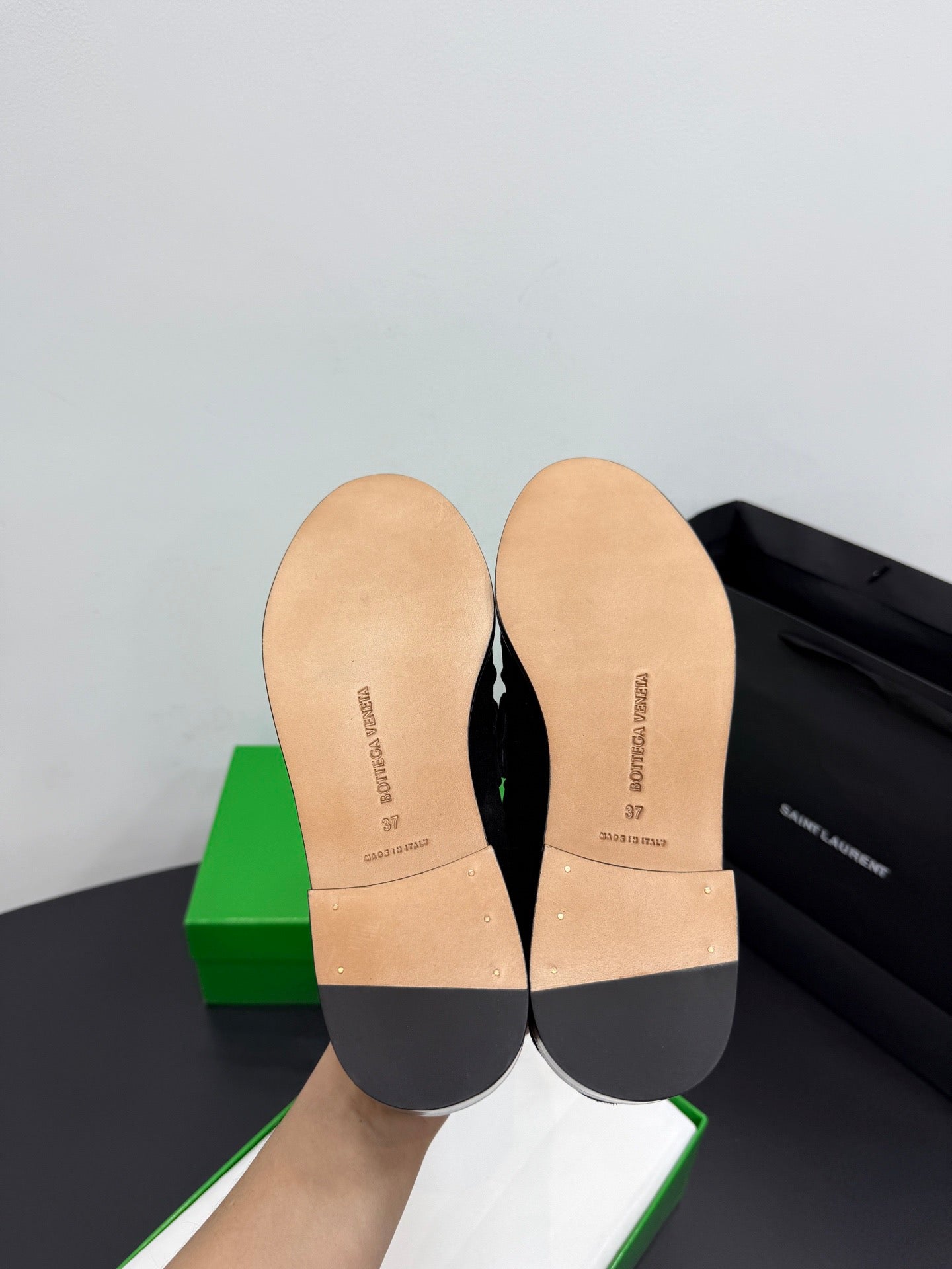 BOTT V LOAFERS