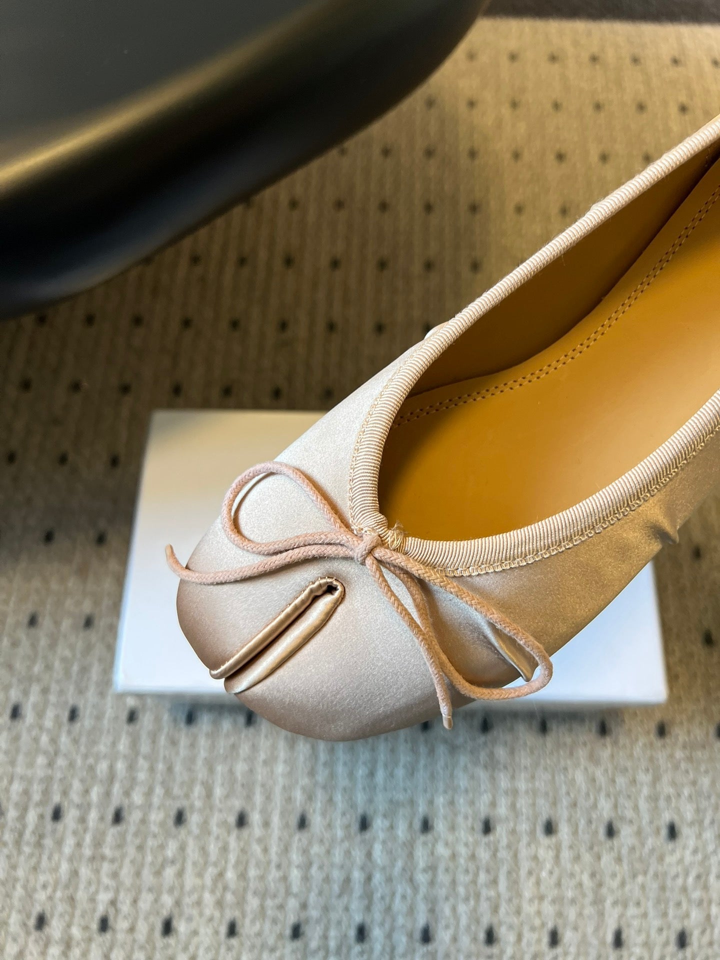 MAISON M TABI BALLET FLATS