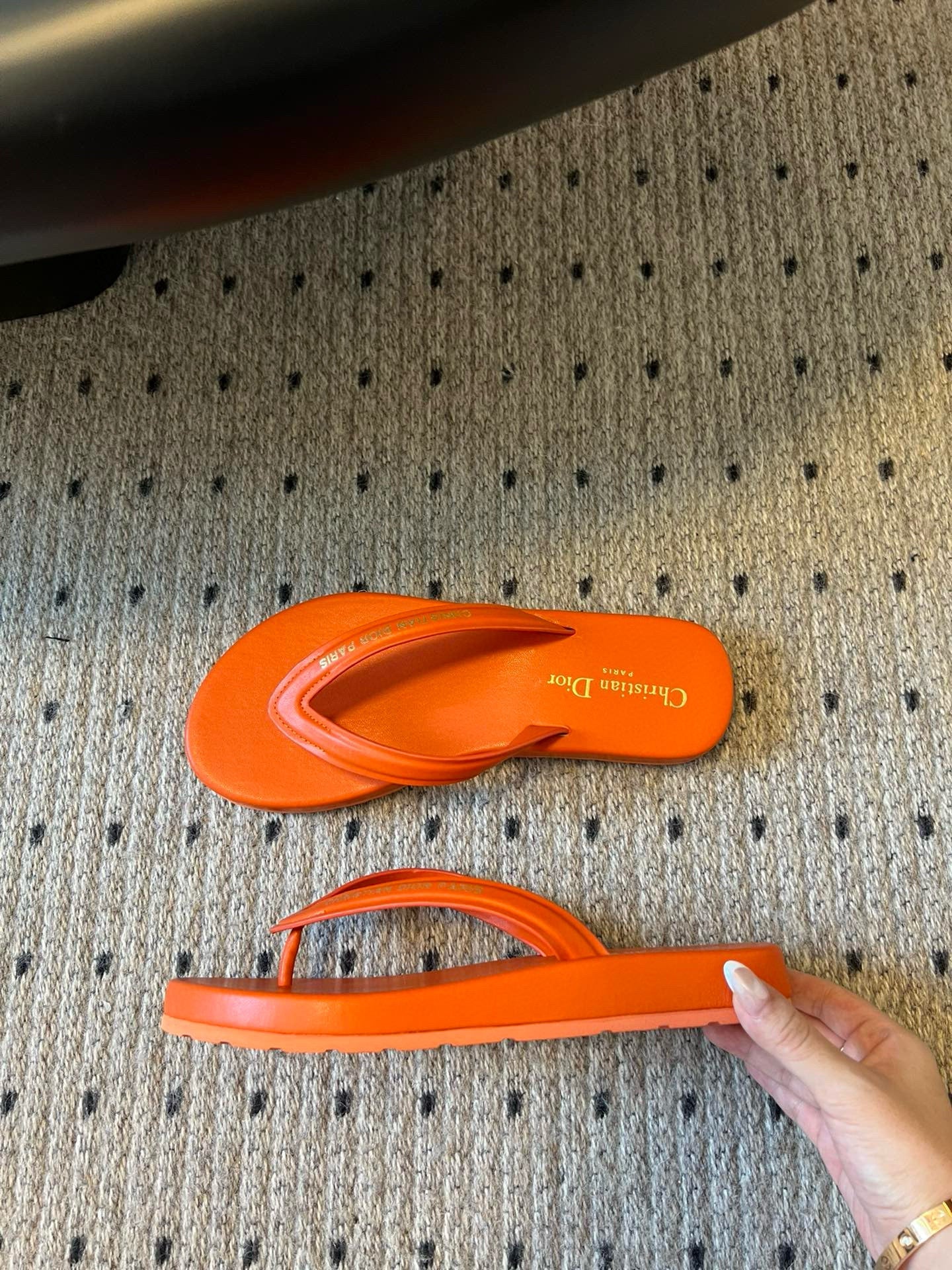 CD THONG SANDAL