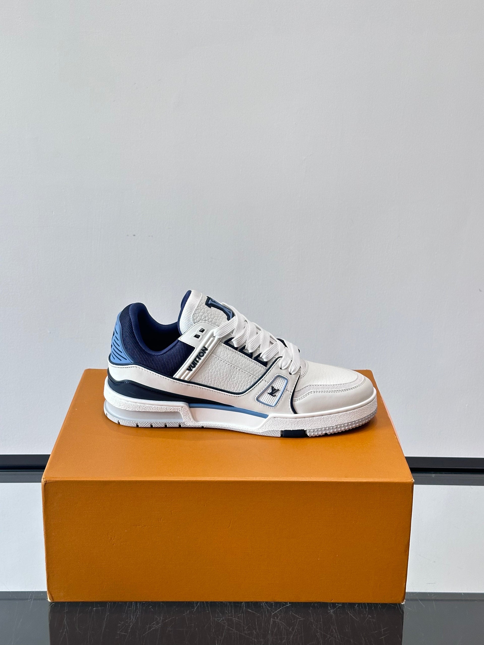 LOU TRAINERS
