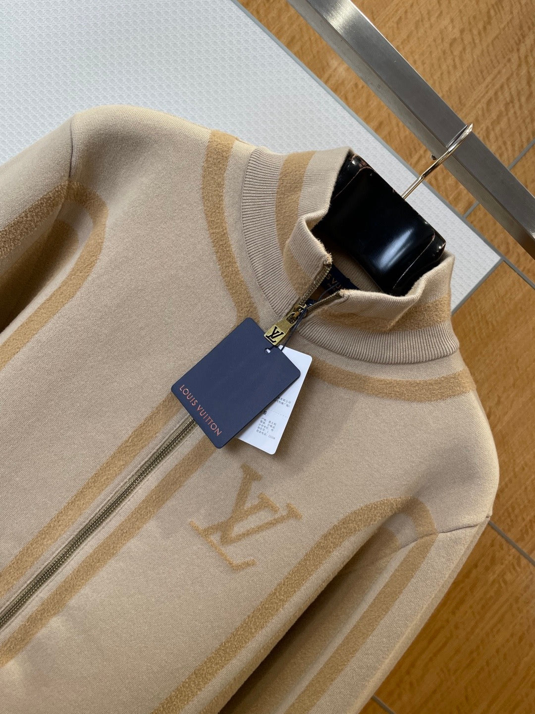 LOU ZIP CARDIGAN