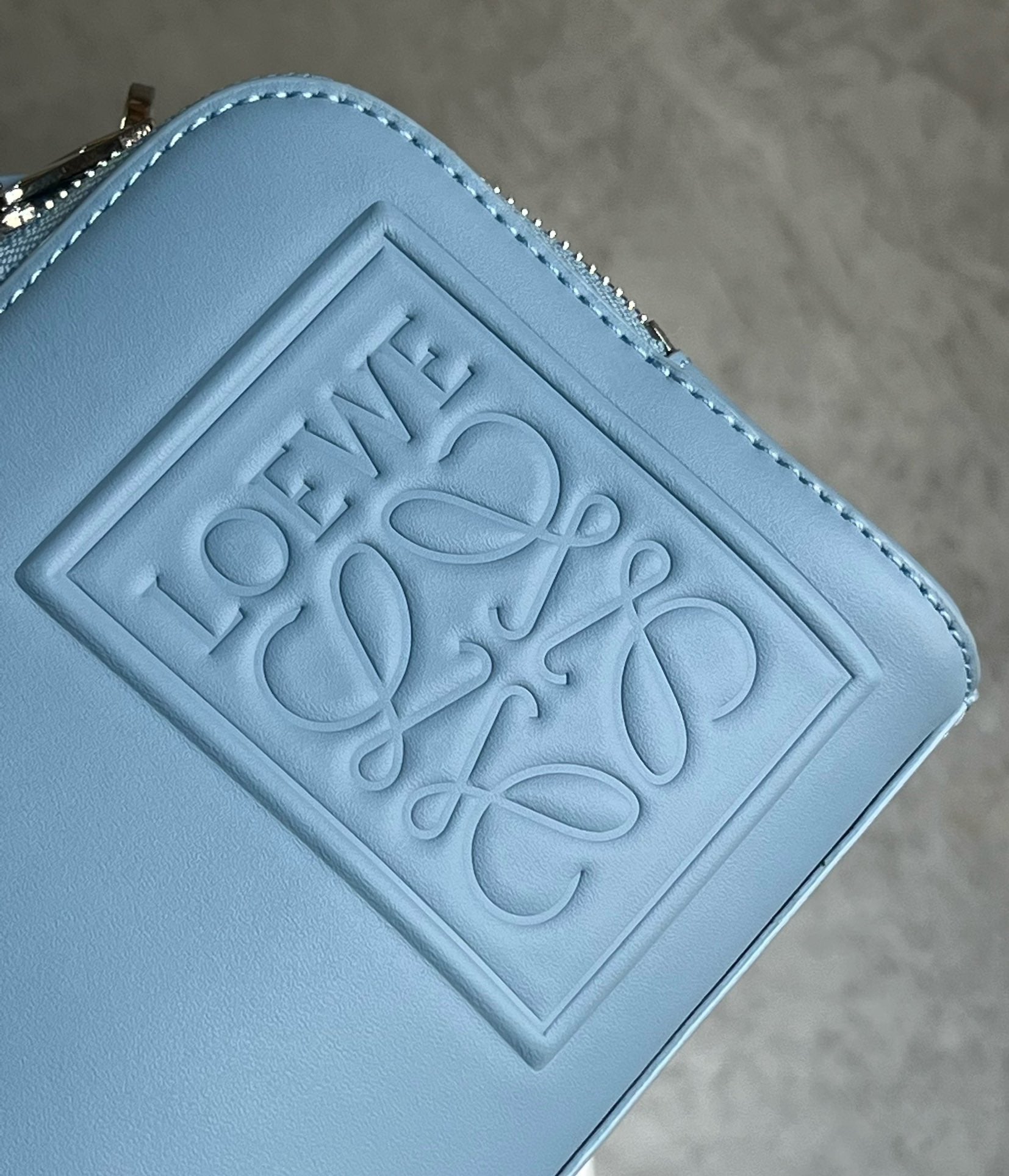 LOEW MINI CAMERA CROSSBODY BAG