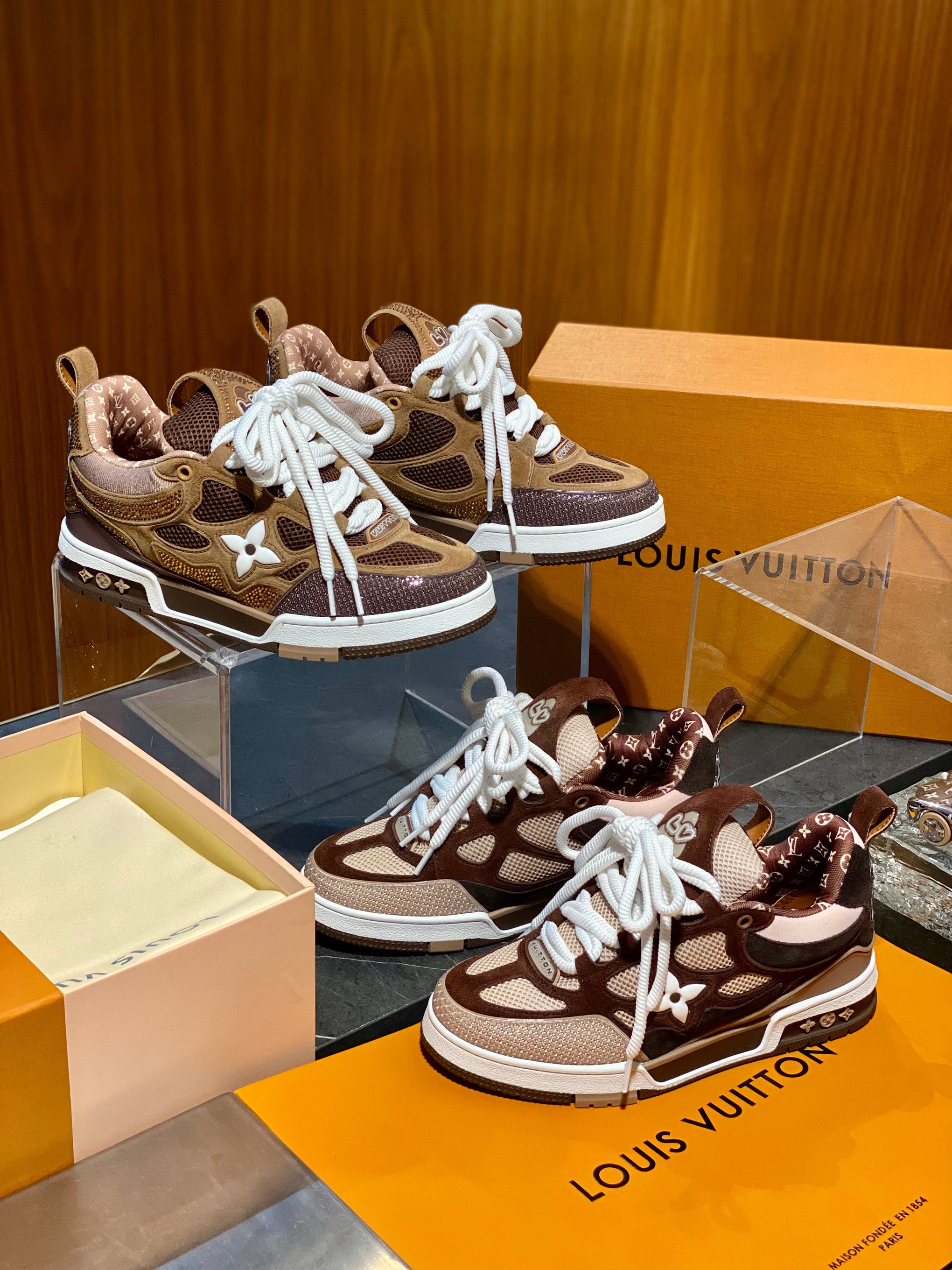LOU TRAINERS