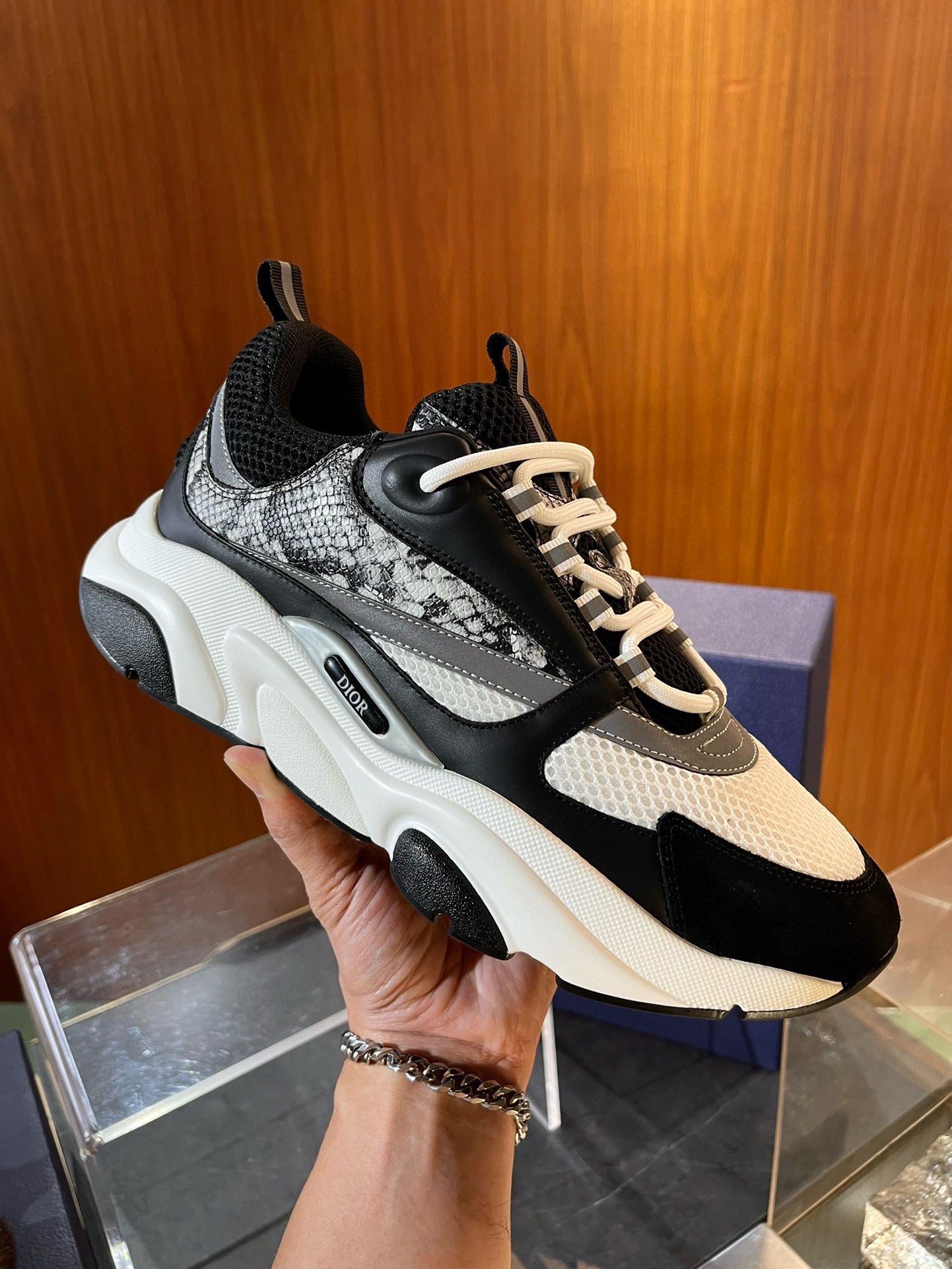 CD B22 SNEAKERS