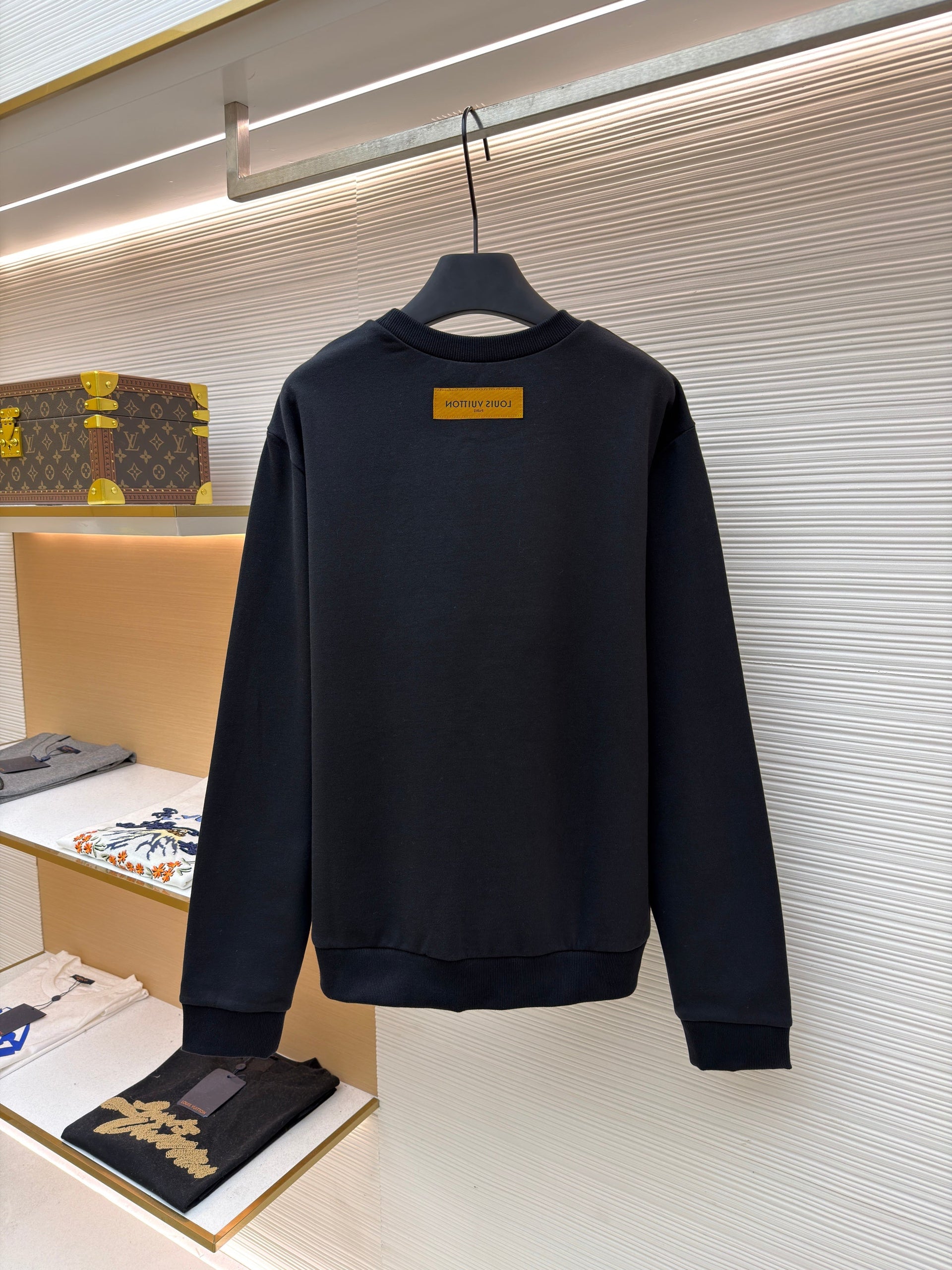LOU SWEATSHIRT