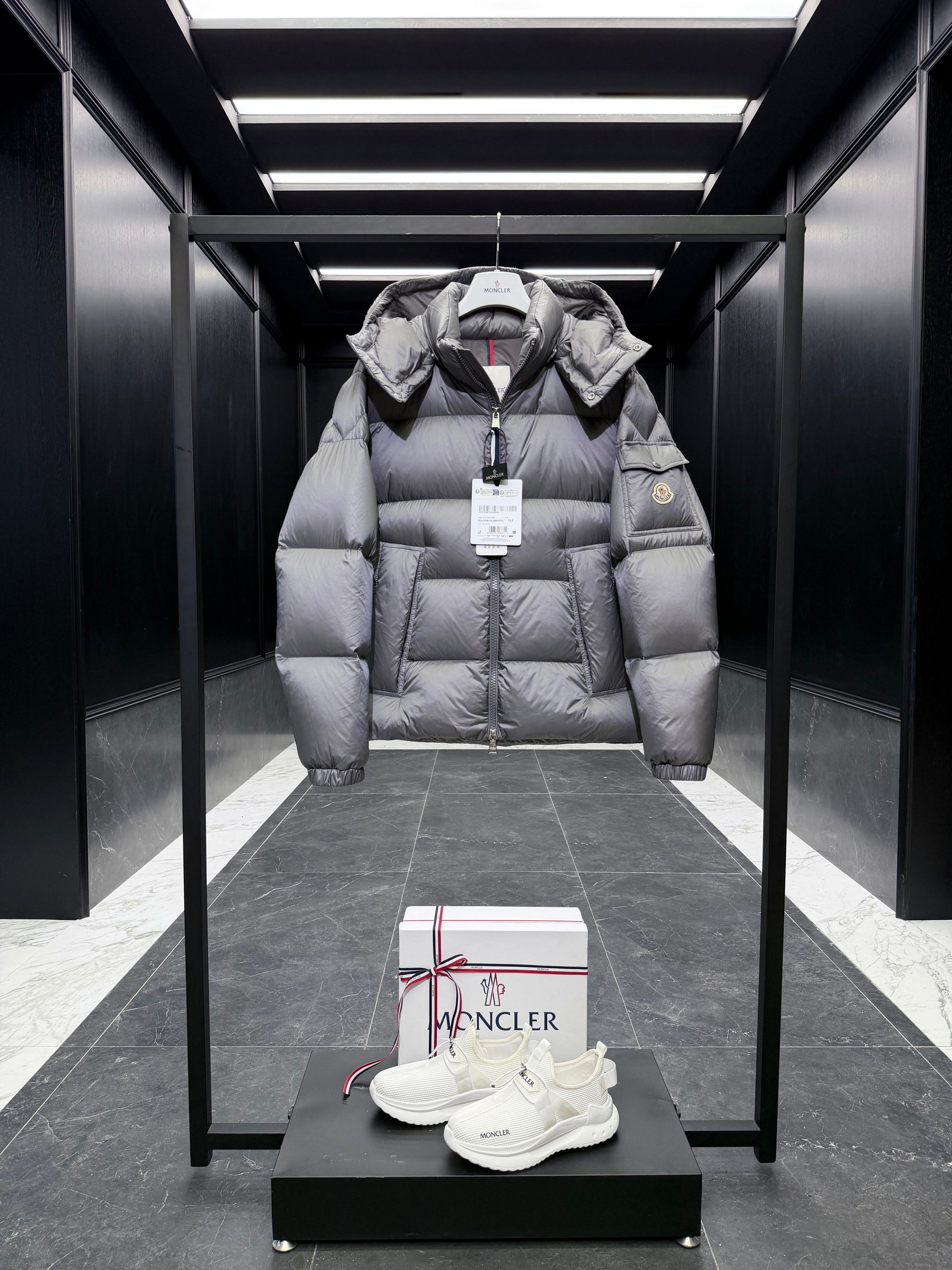 MONC COUYERE JACKET