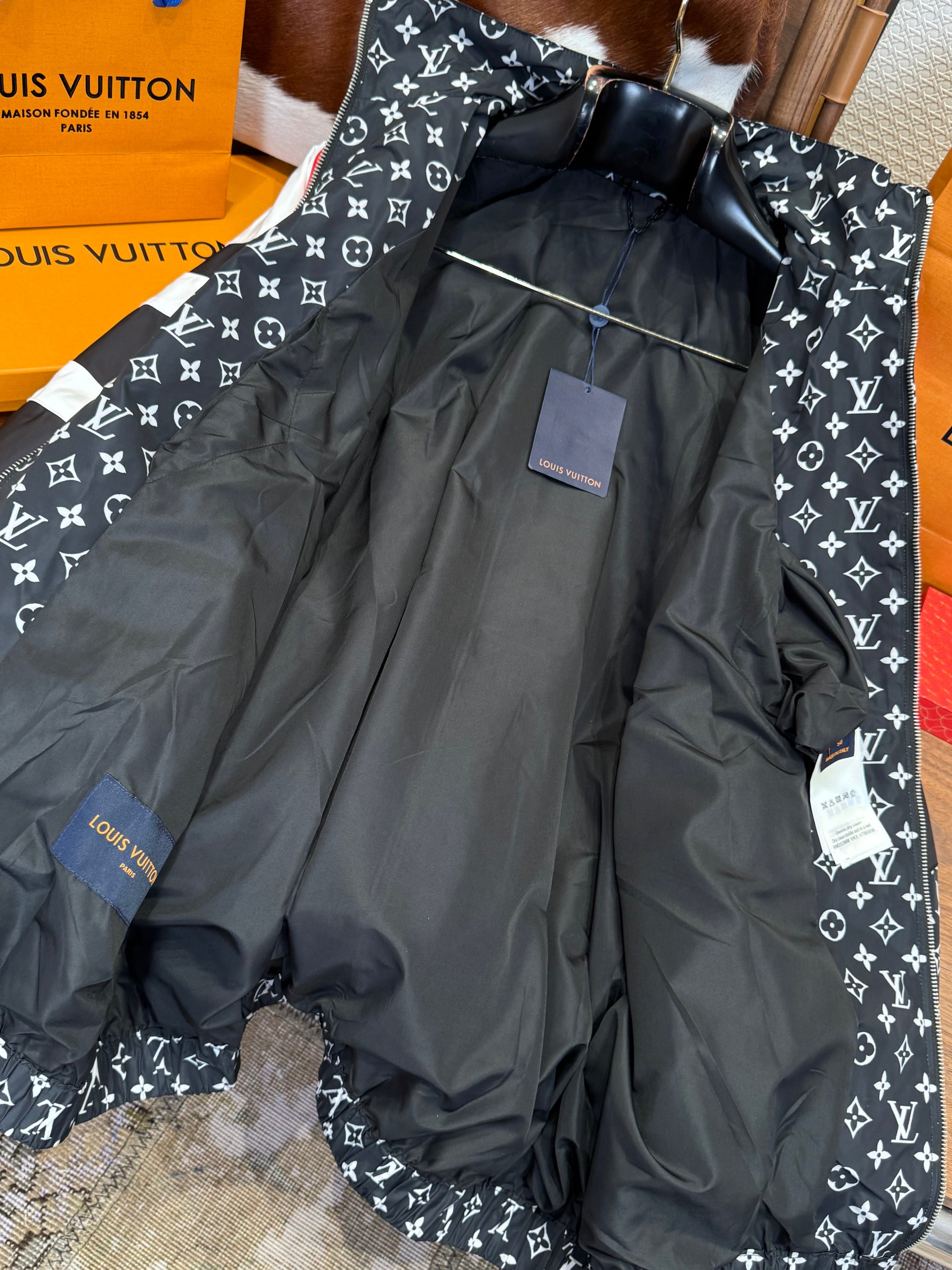 LOU JACKET