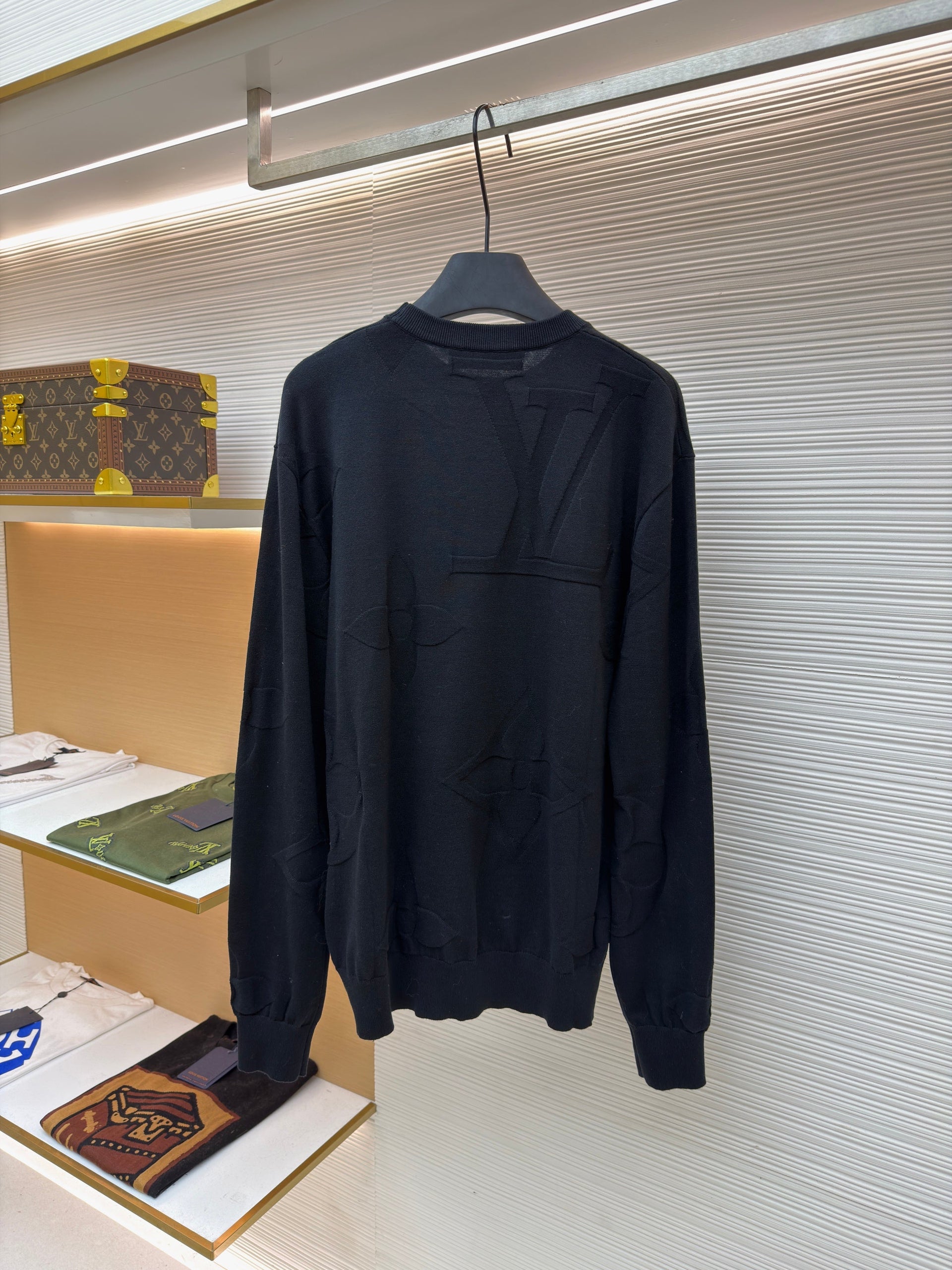 LOU JUMPER