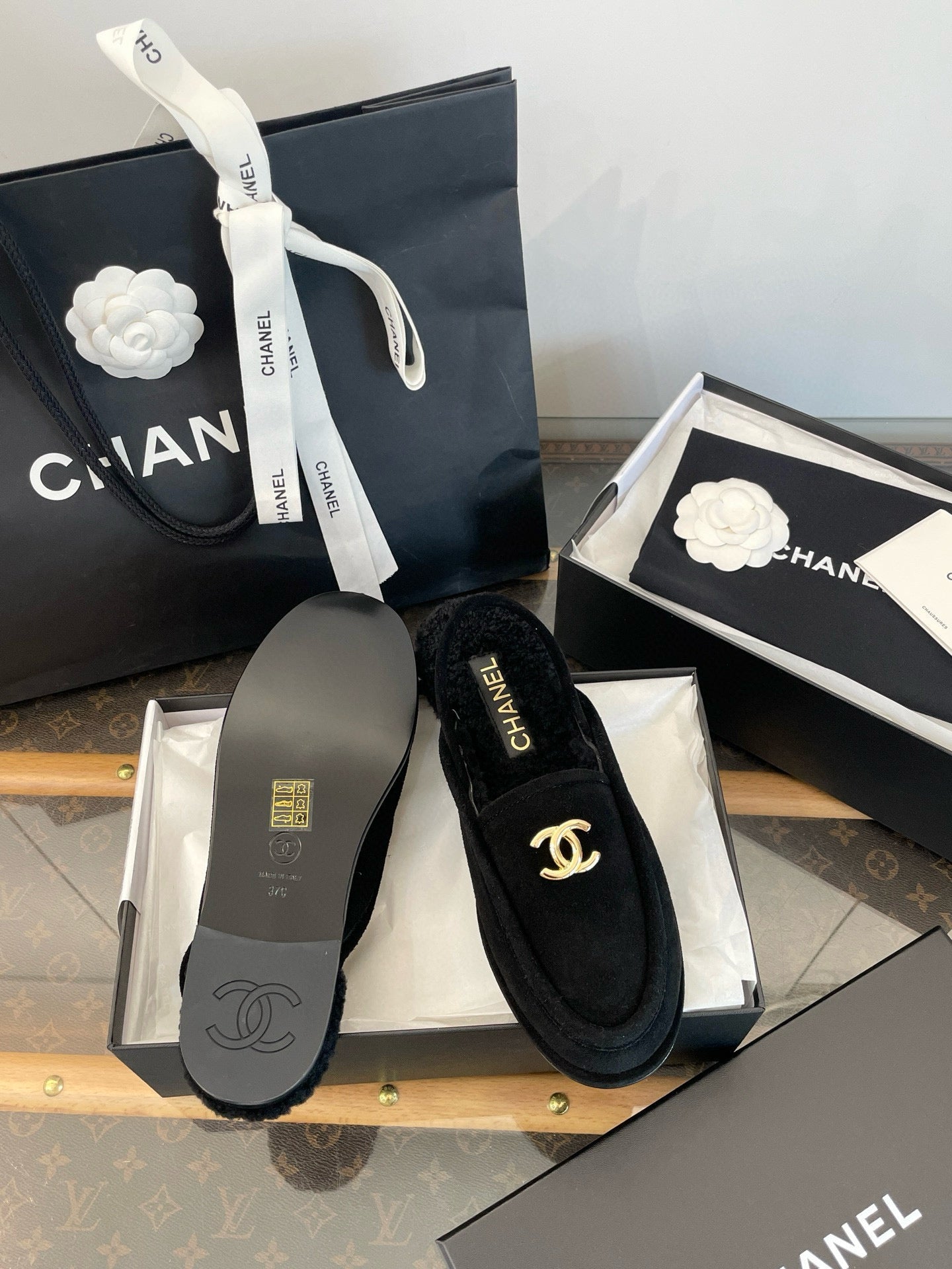 CC FUR MULES