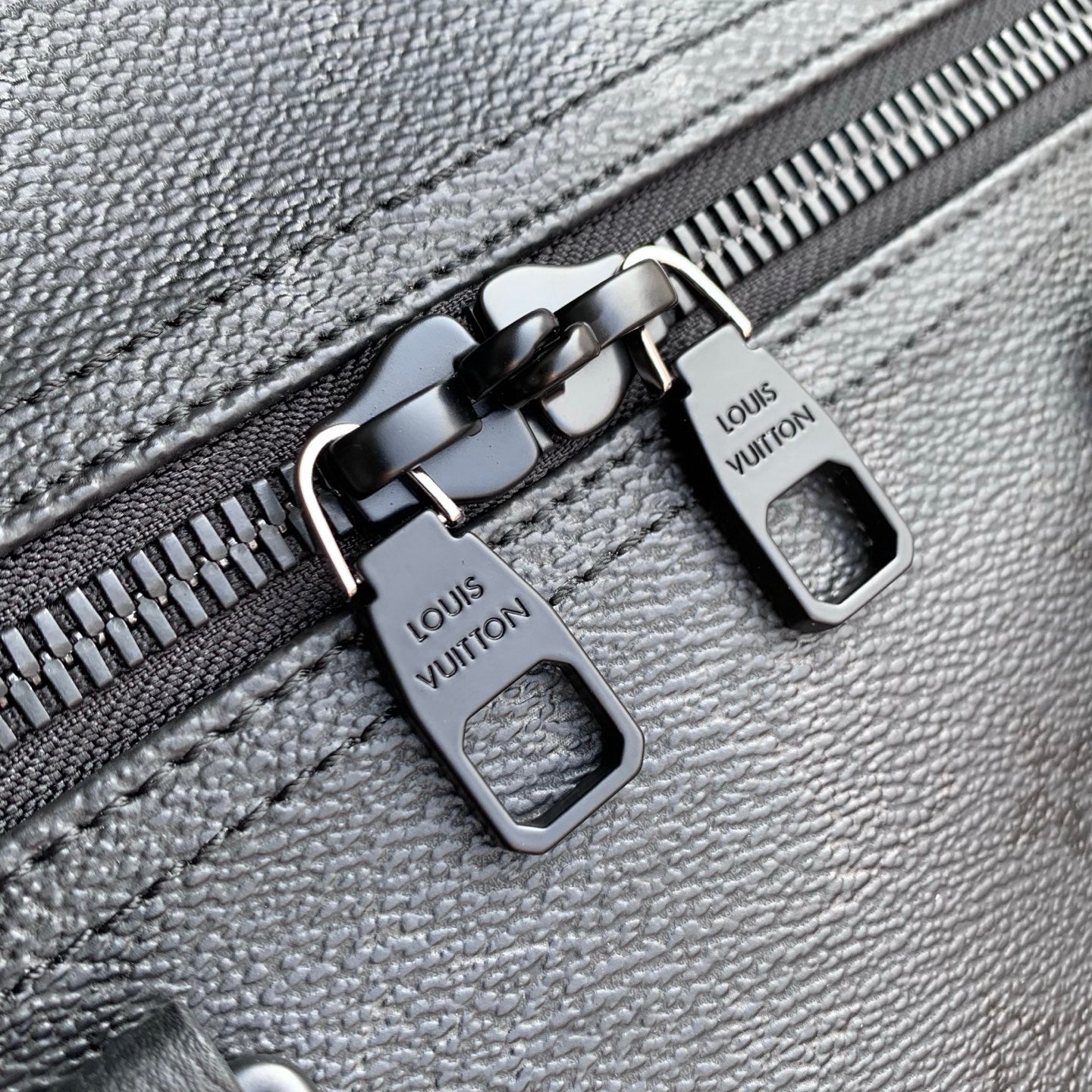 LOU KEEPALL BANDOULIÈRE 50 BAG