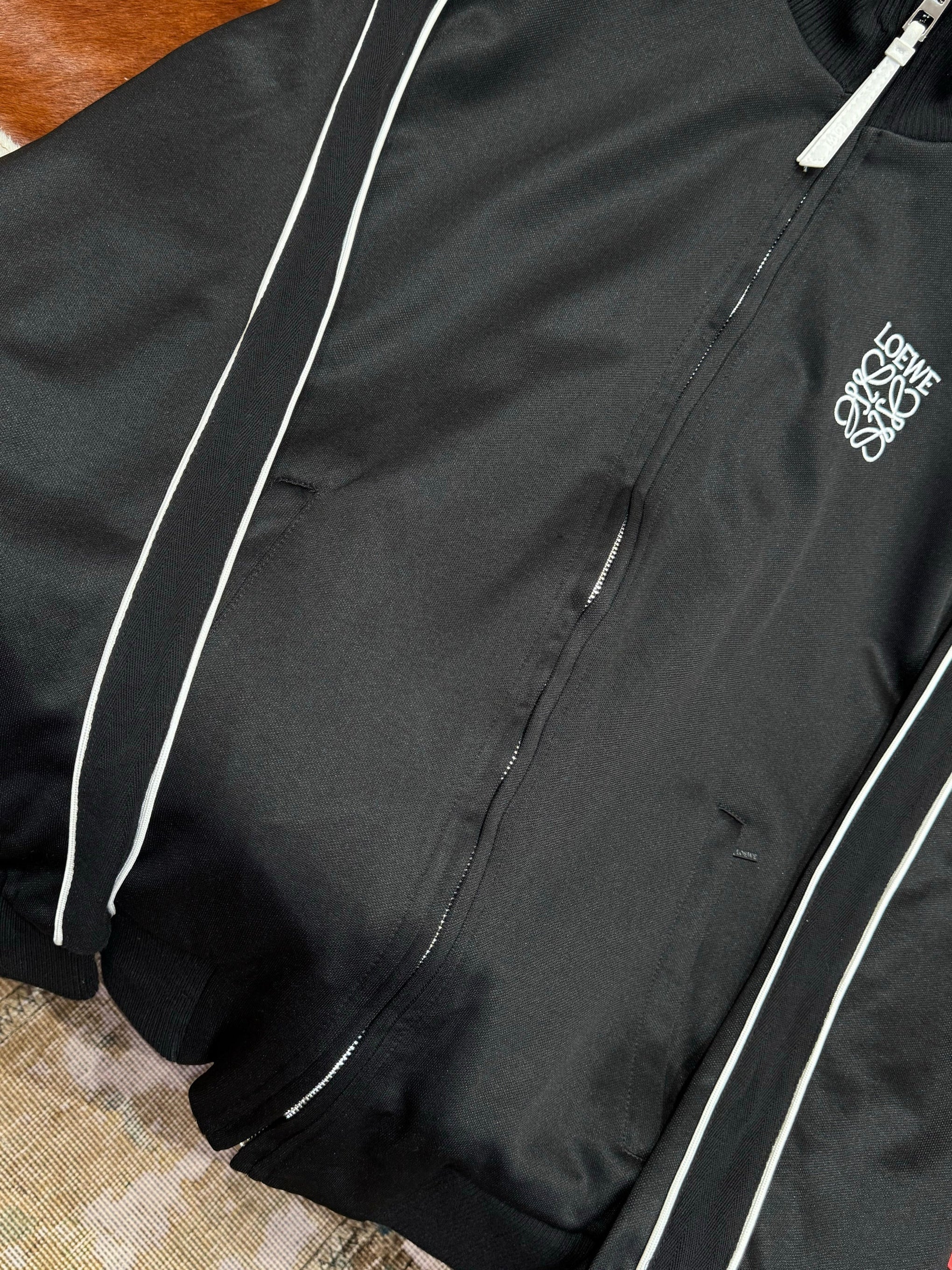 LOEW BOMBER