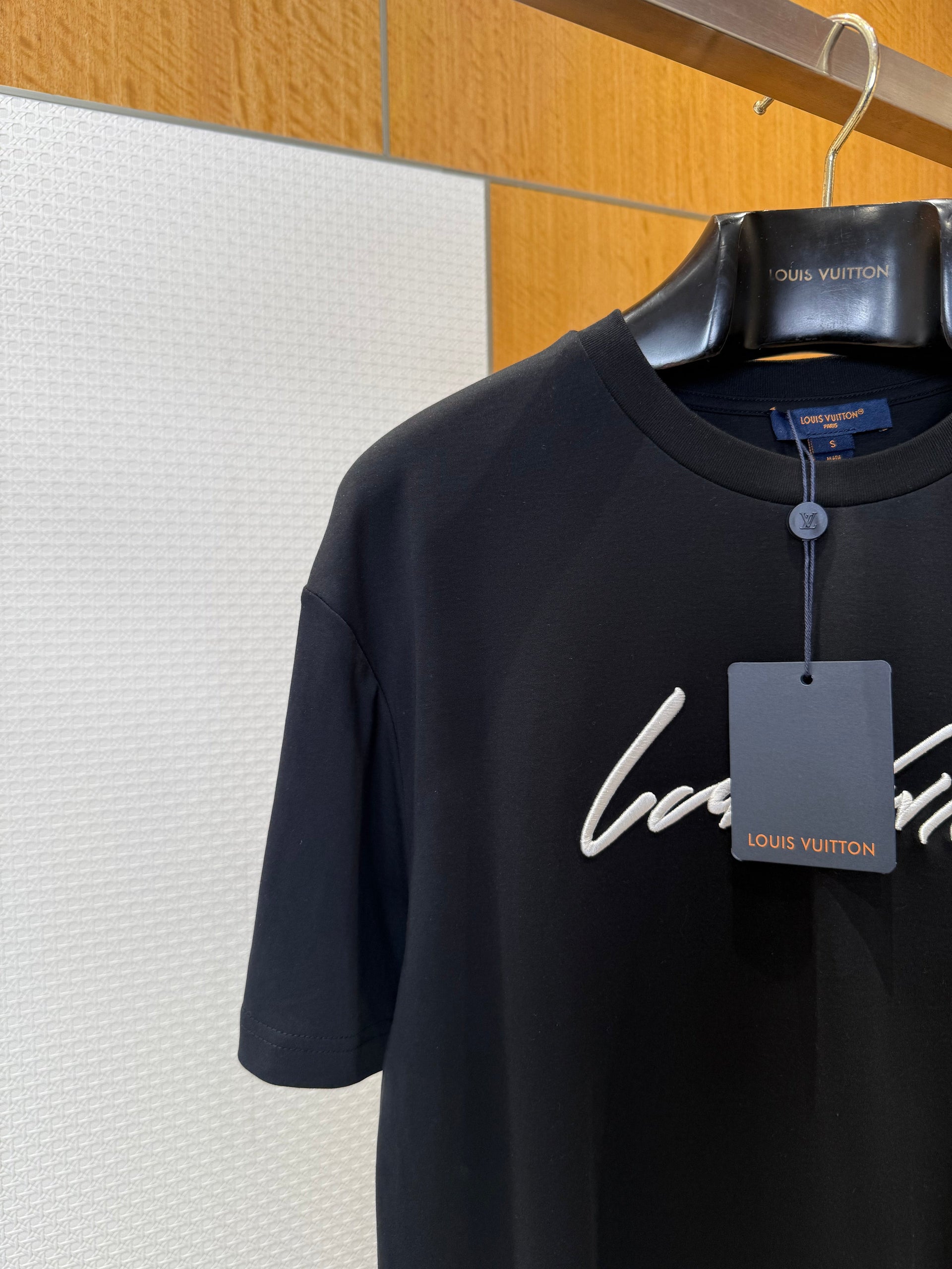 LOU T-SHIRT
