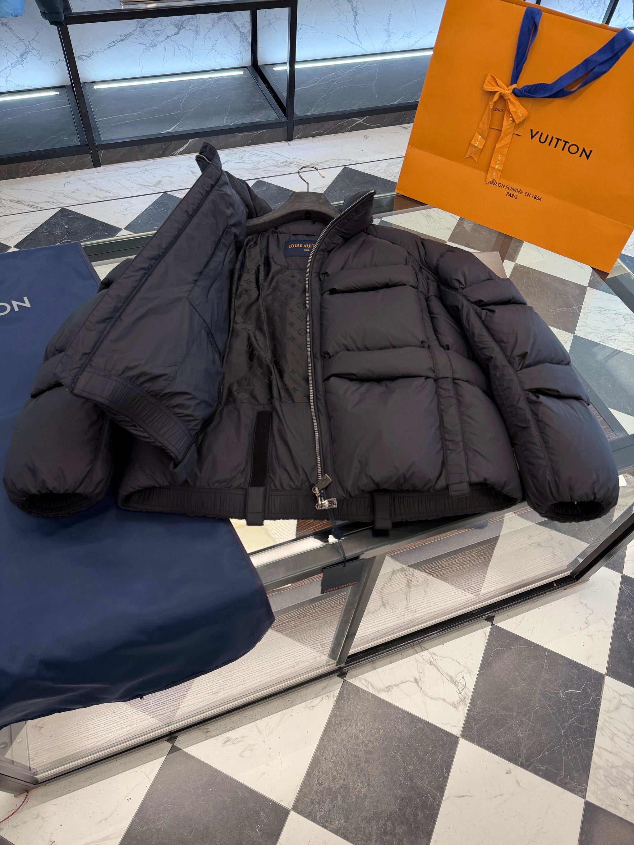LOU PUFFER JACKET