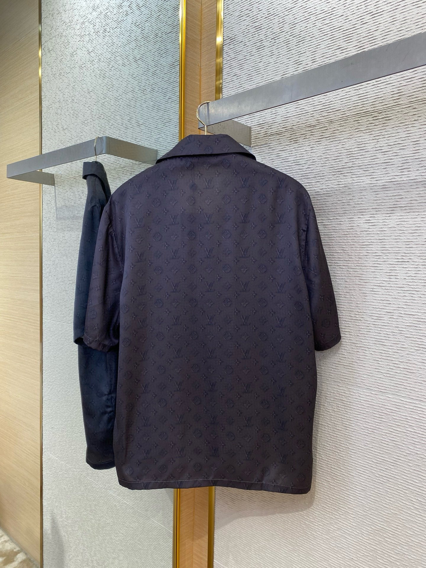 LOU SHIRT