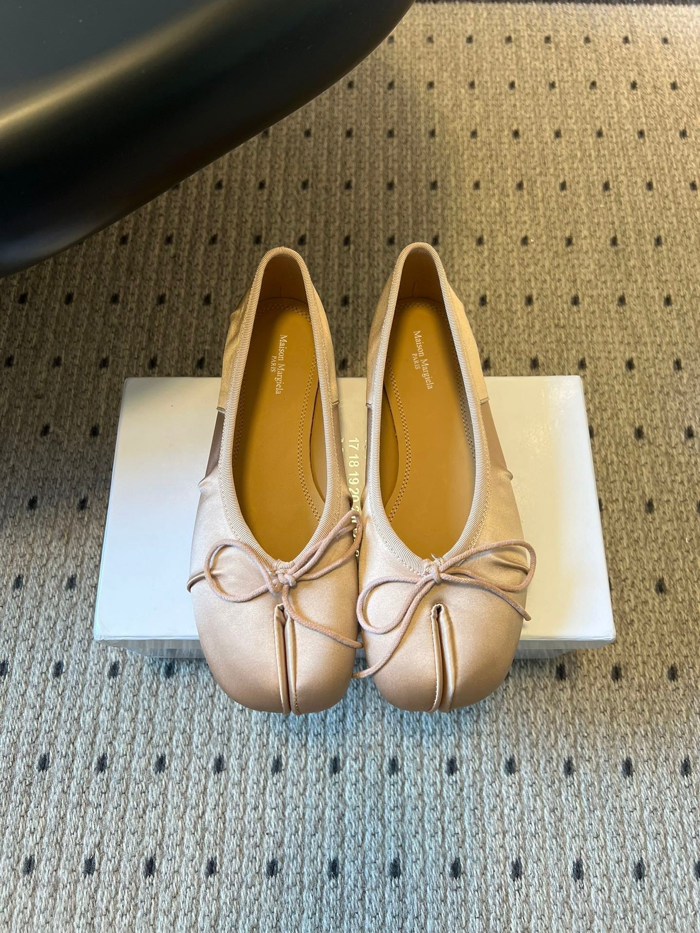 MAISON M TABI BALLET FLATS
