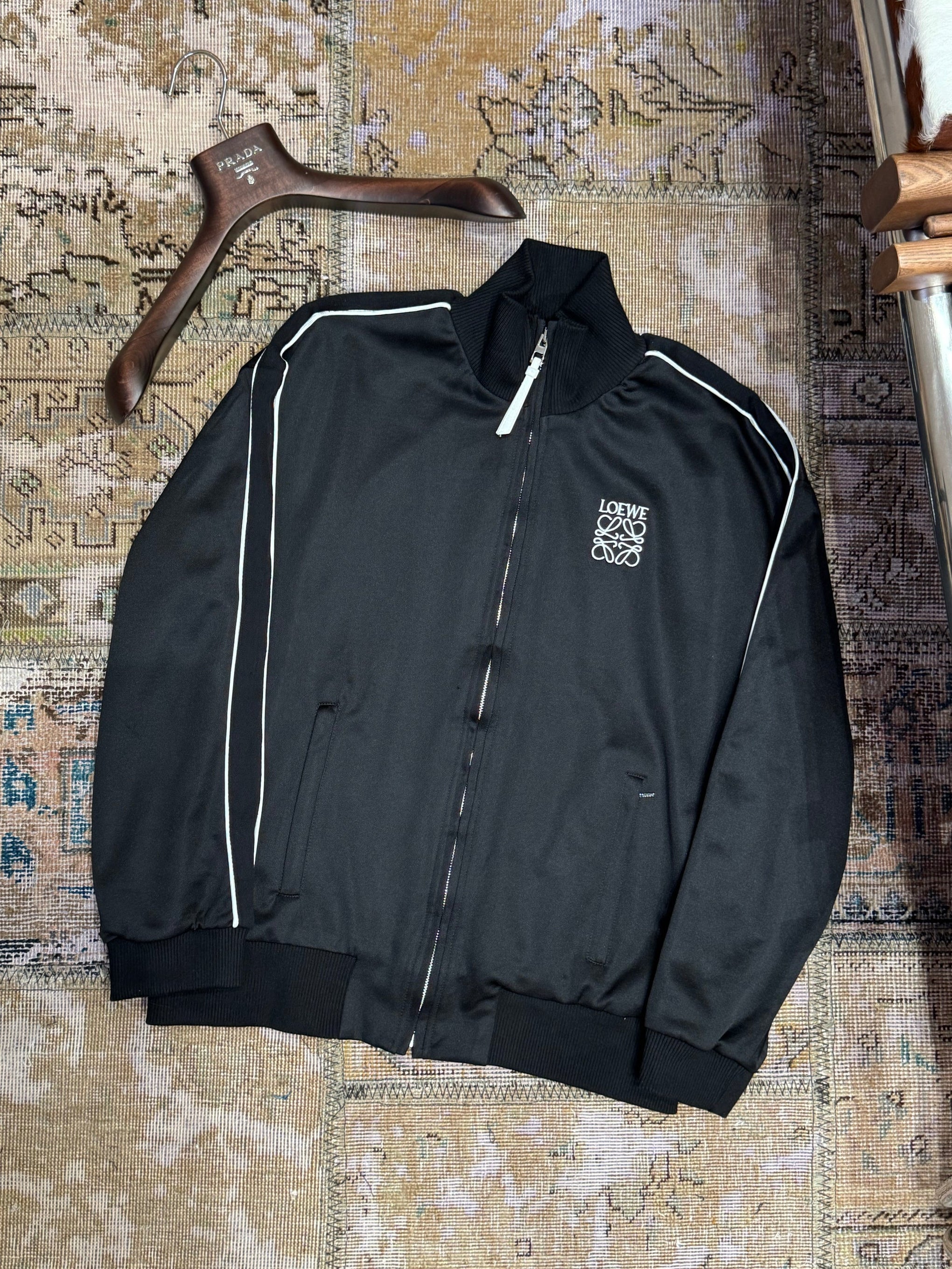 LOEW BOMBER