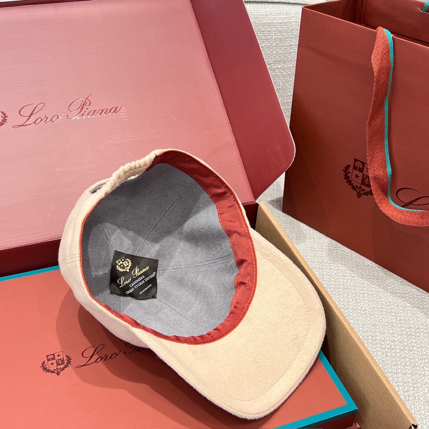 LORO P CASHMERE CAP