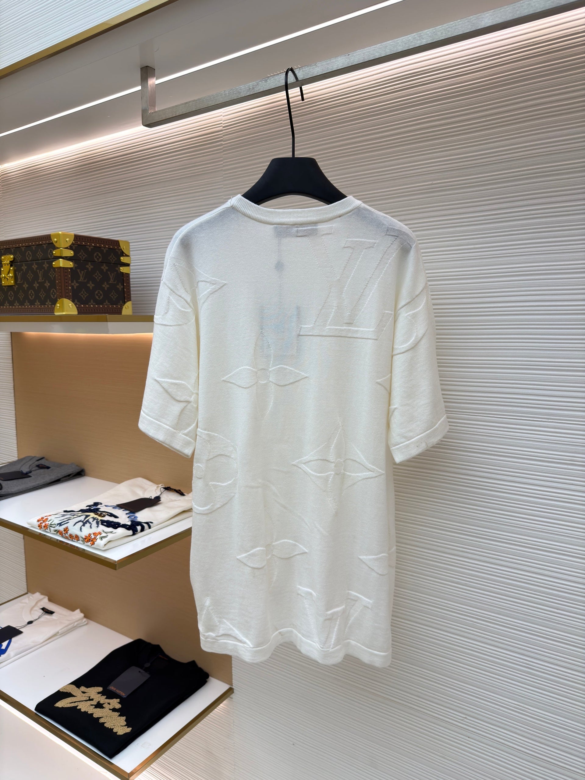 LOU T-SHIRT