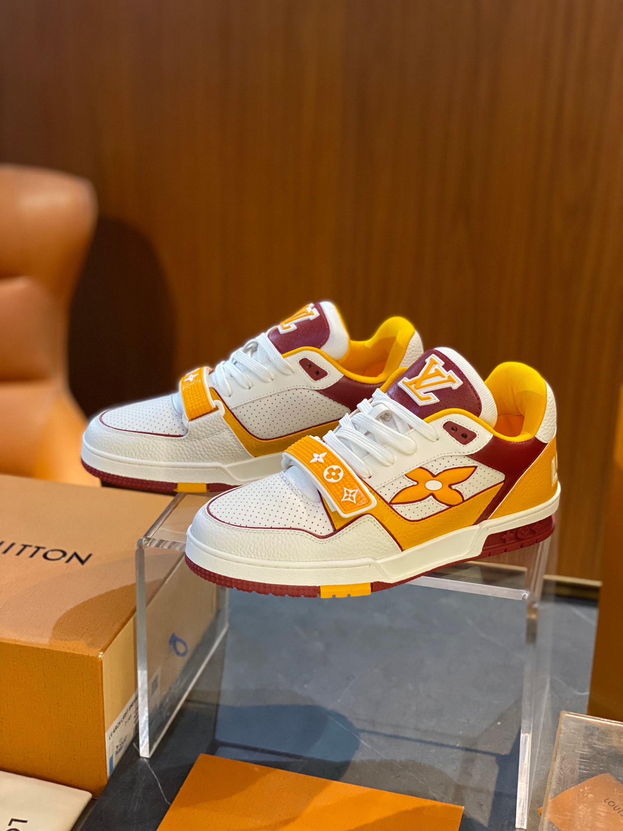 LOU TRAINERS