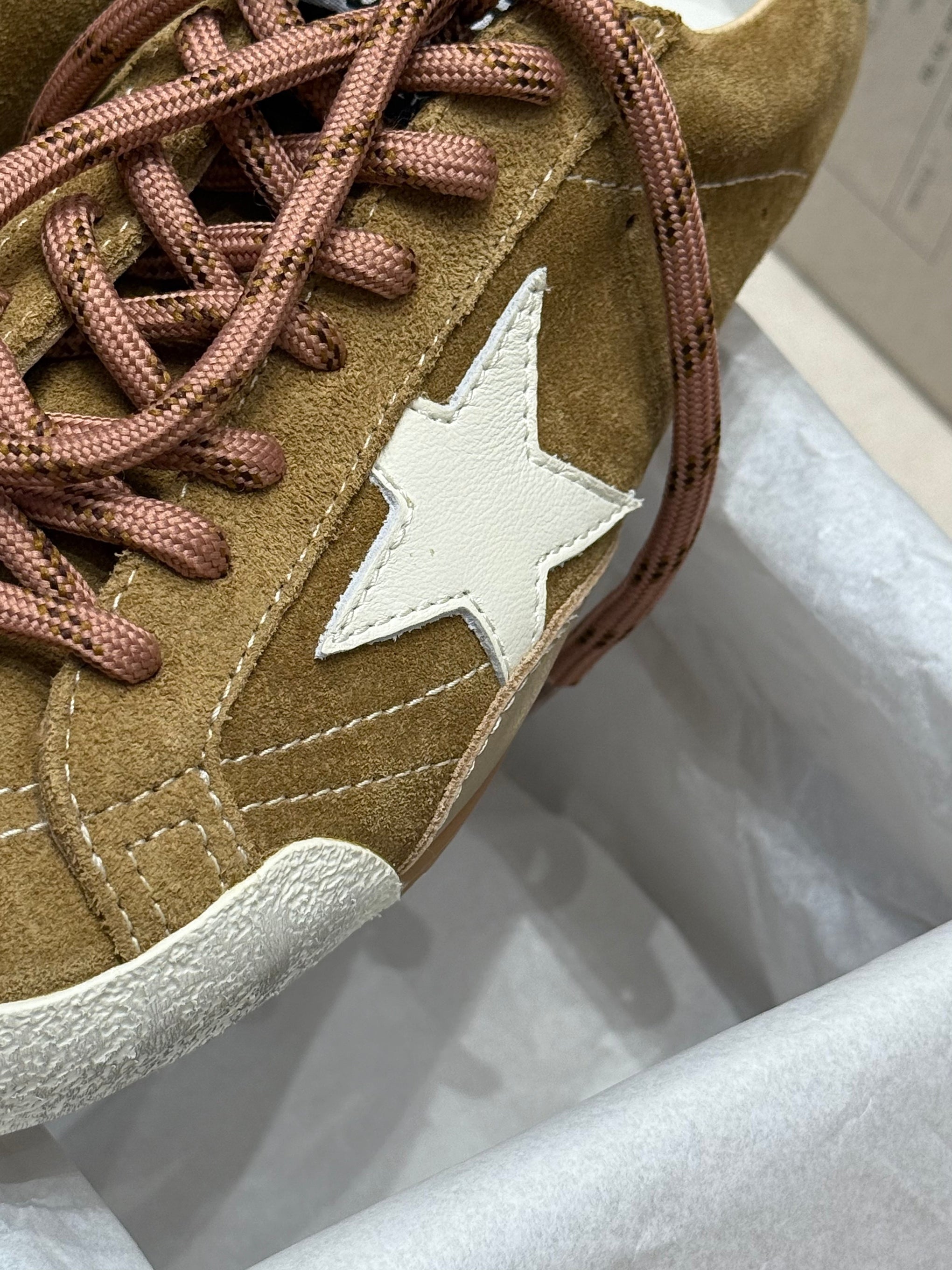 GOLDEN G TRAINERS