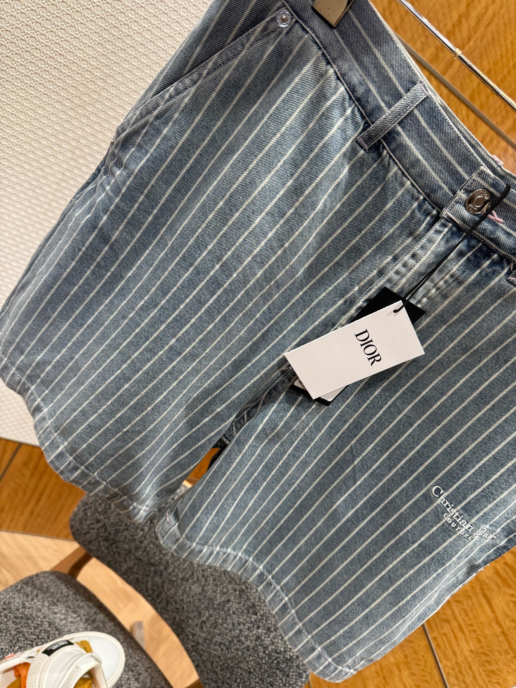 CD SHORTS