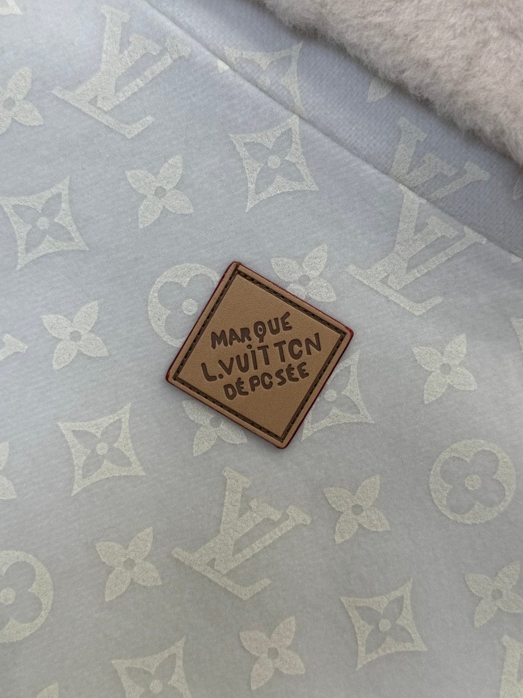 LOU JACKET