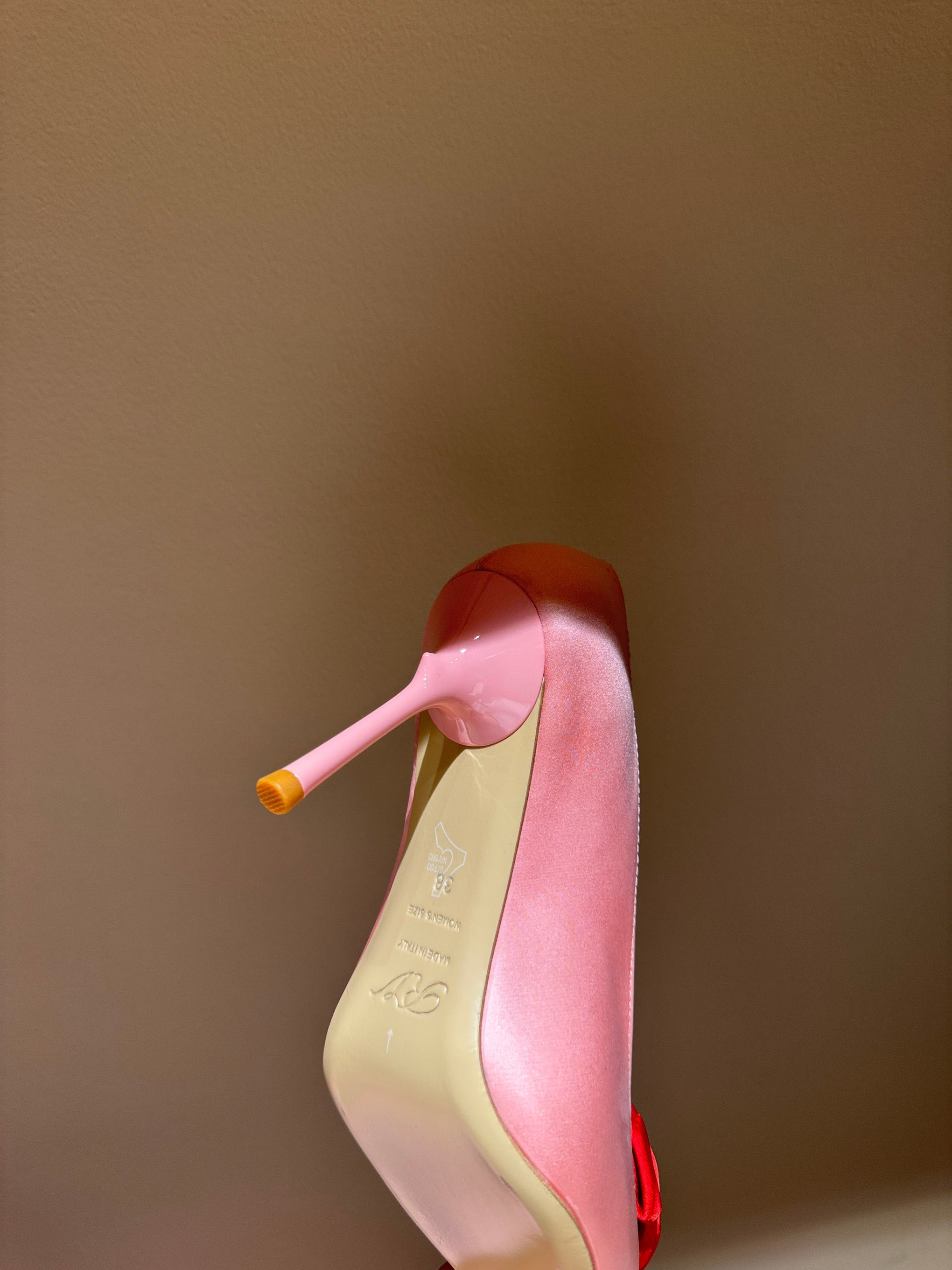 ROGER V HEELS