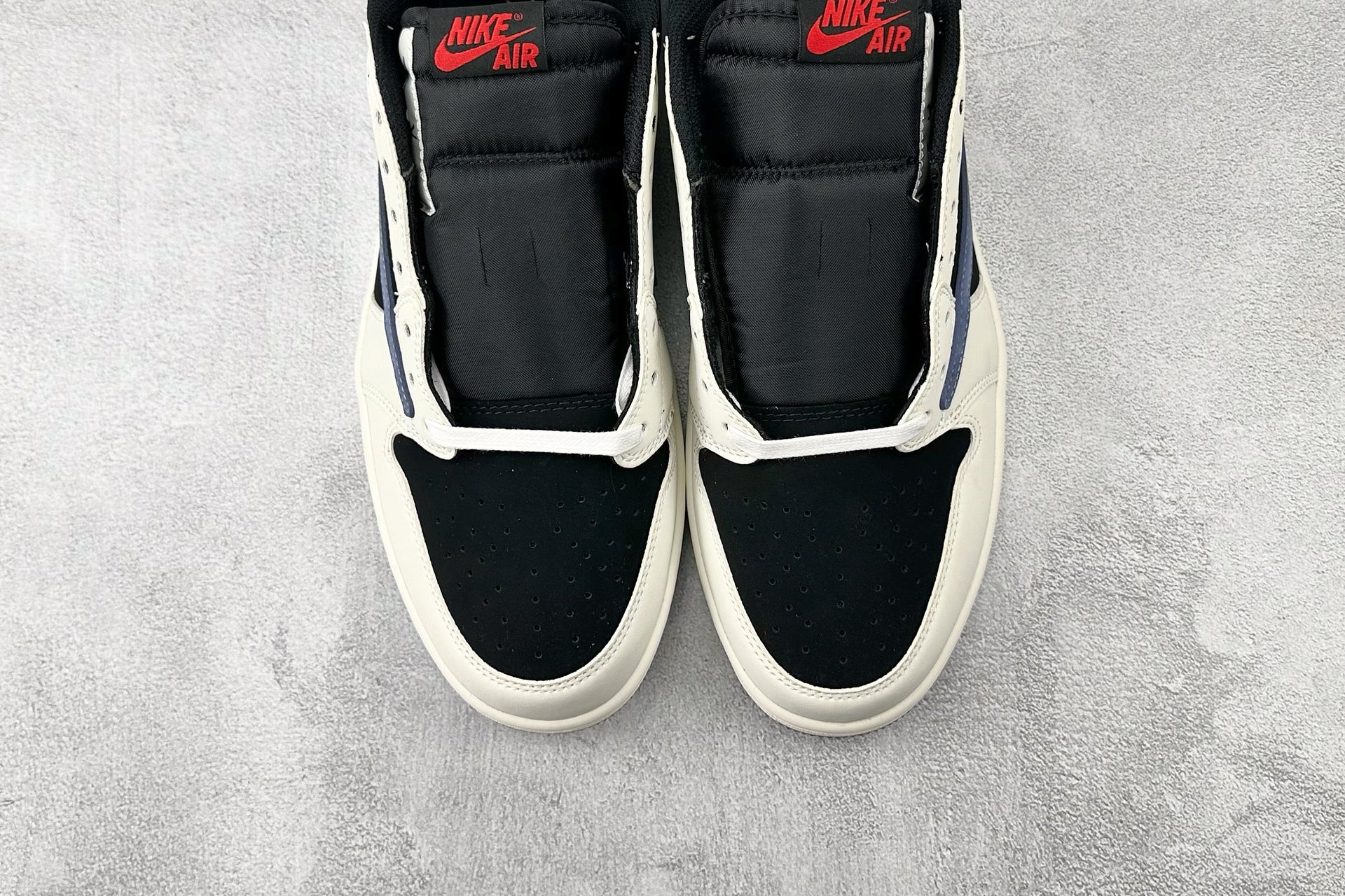 TRAVIS S x JORDAN 1 LOW
