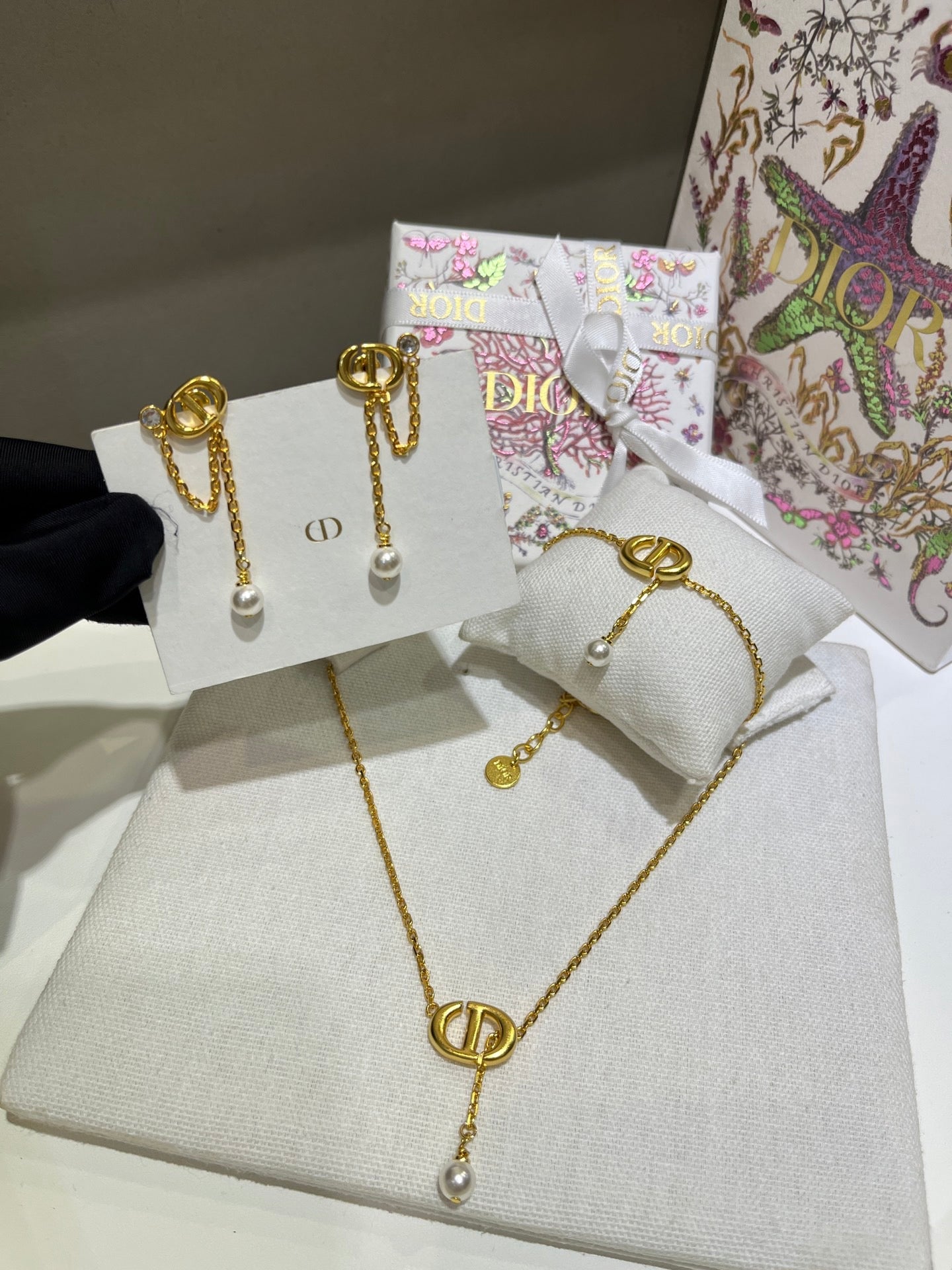 CD EARRINGS