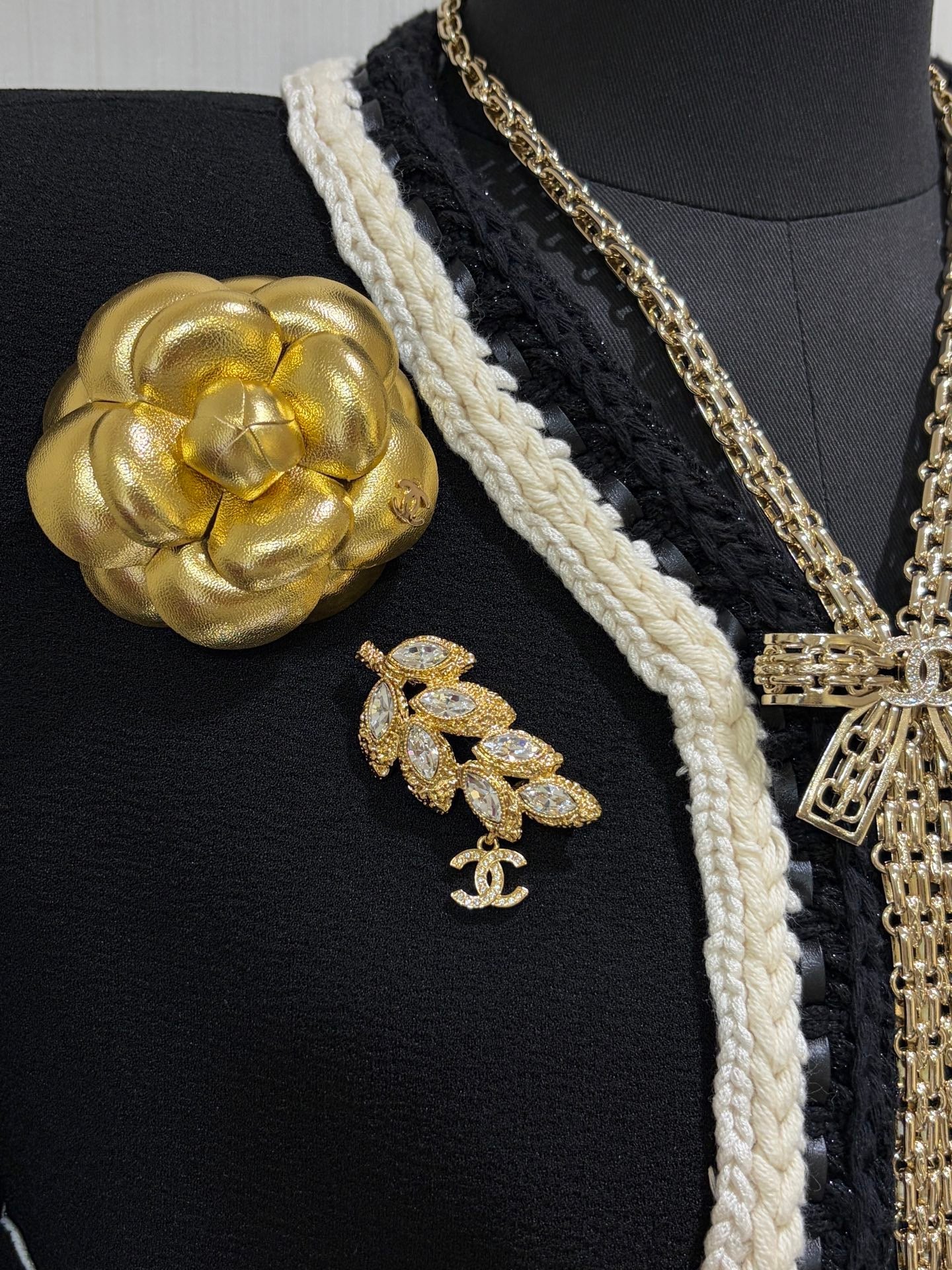 CC BROOCHE
