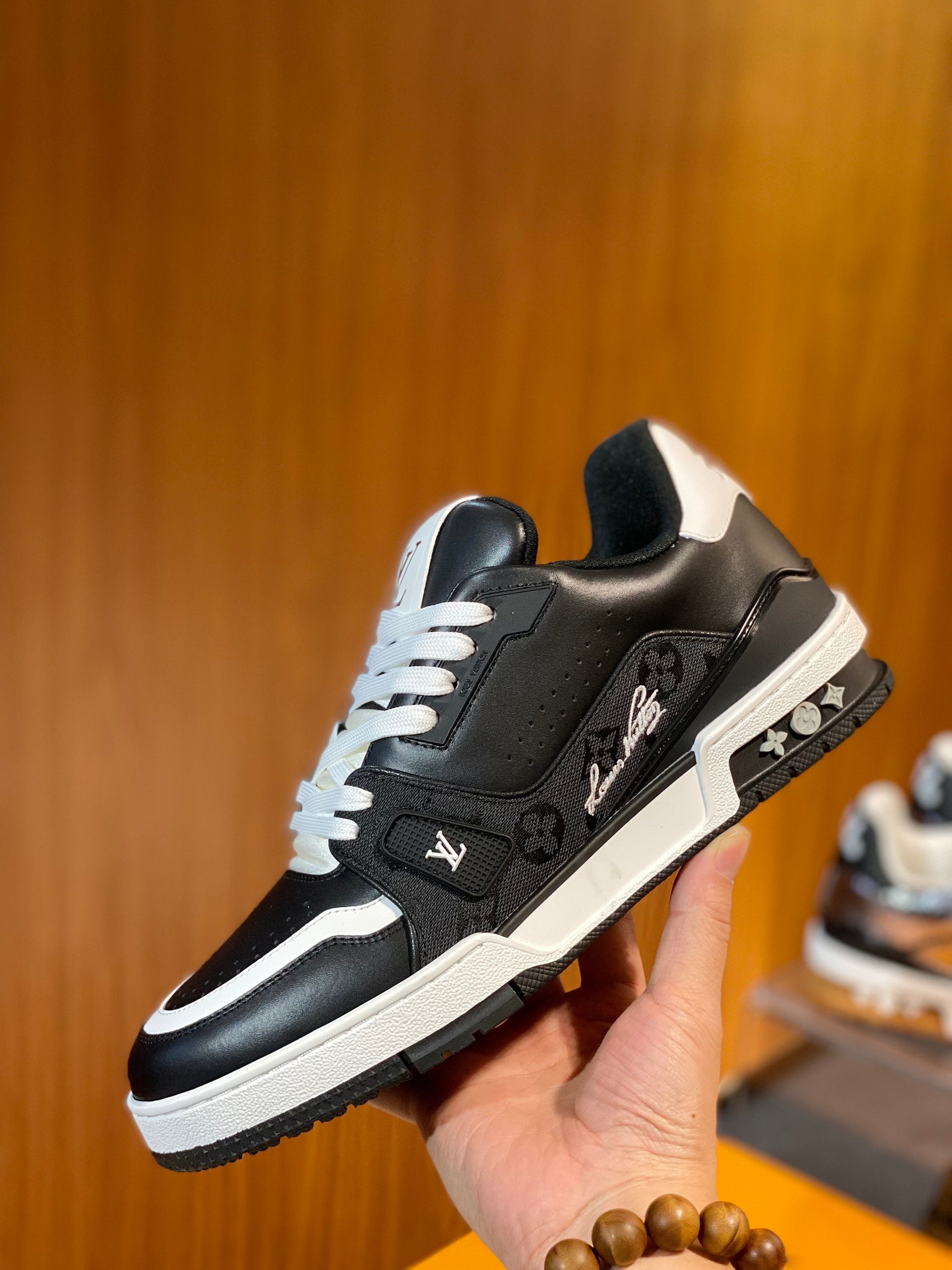 LOU TRAINERS