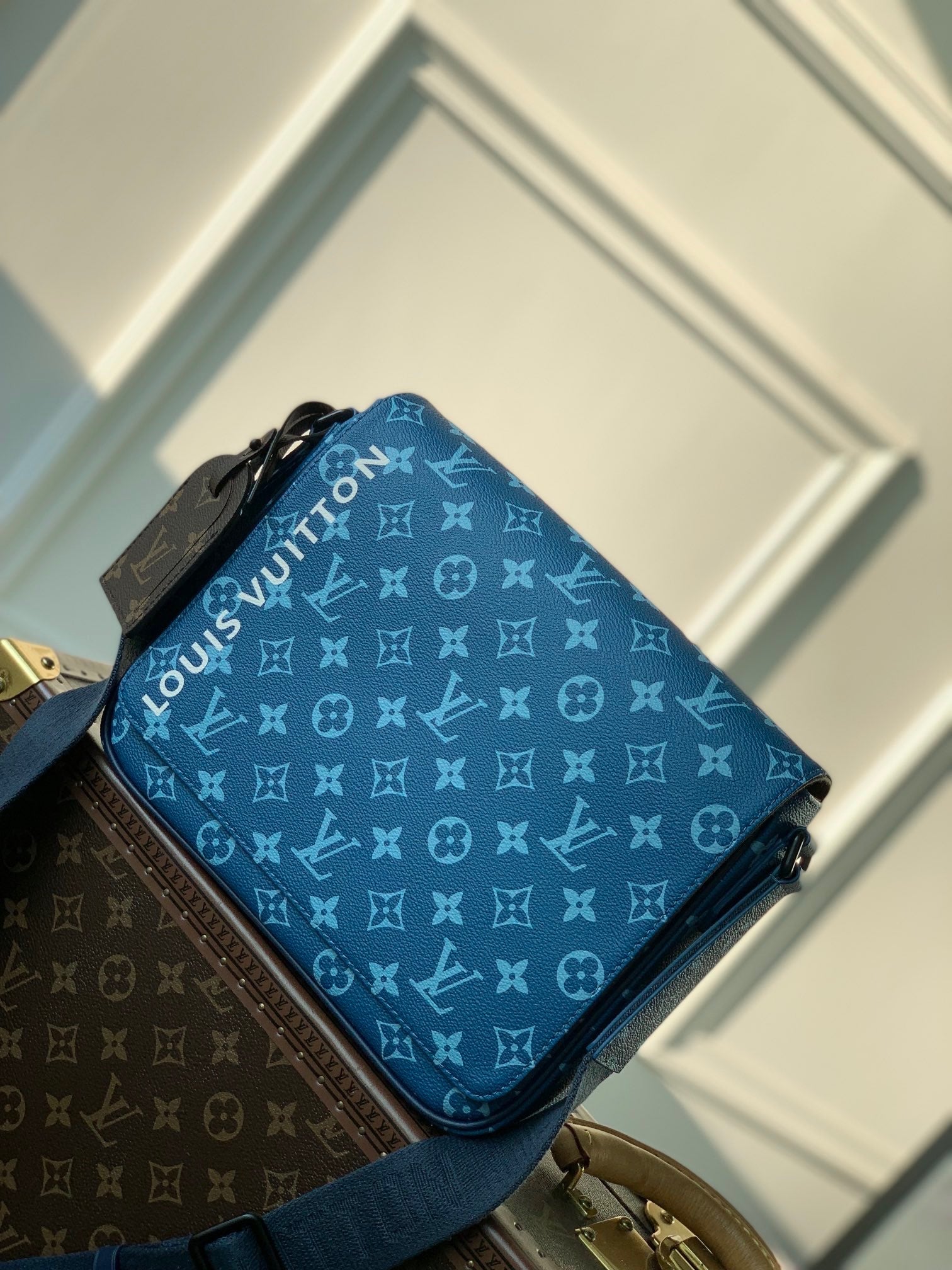 LOU DISTRICT PM MESSENGER BAG