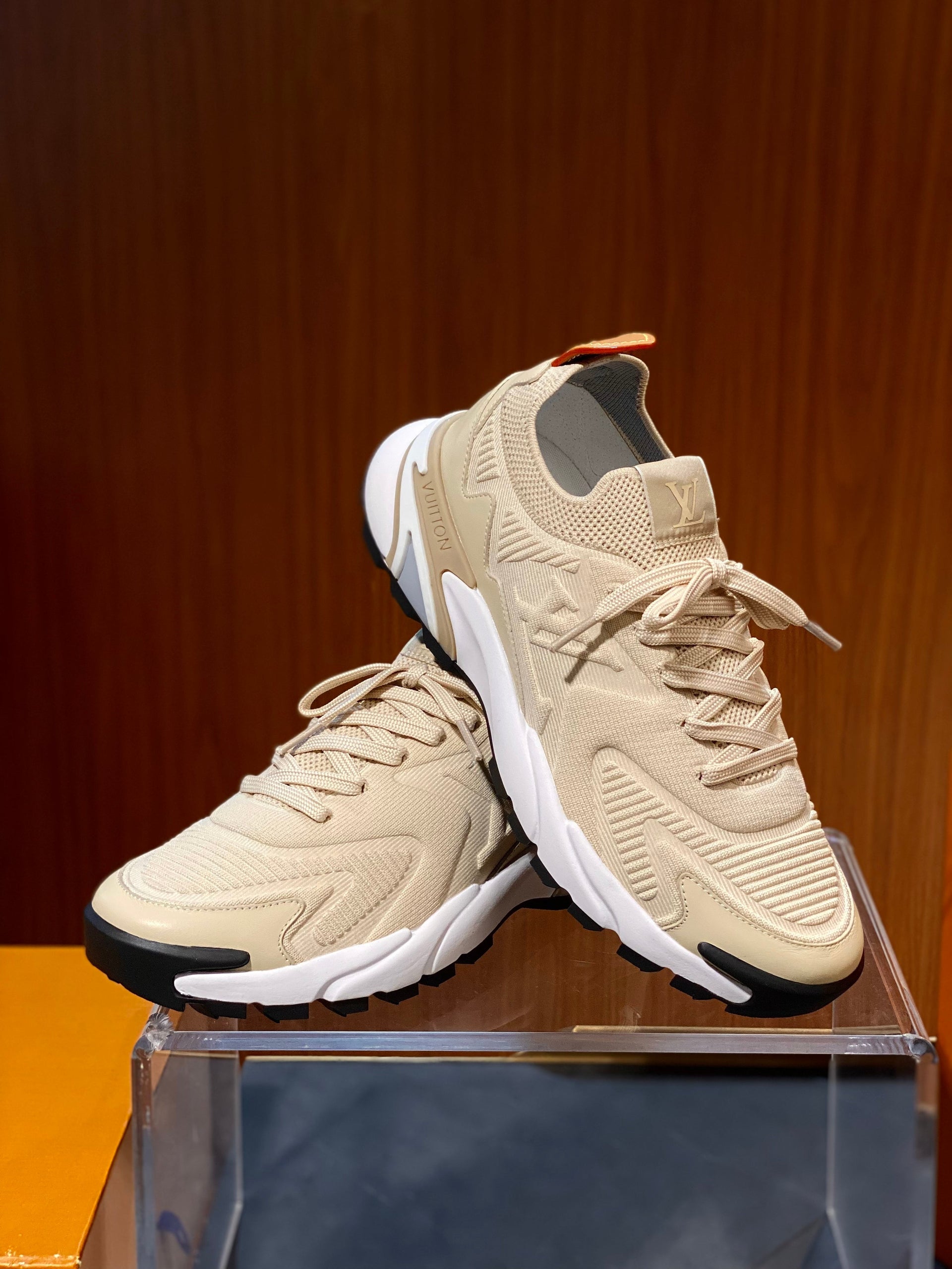 LOU RUNNER TATIC TRAINERS