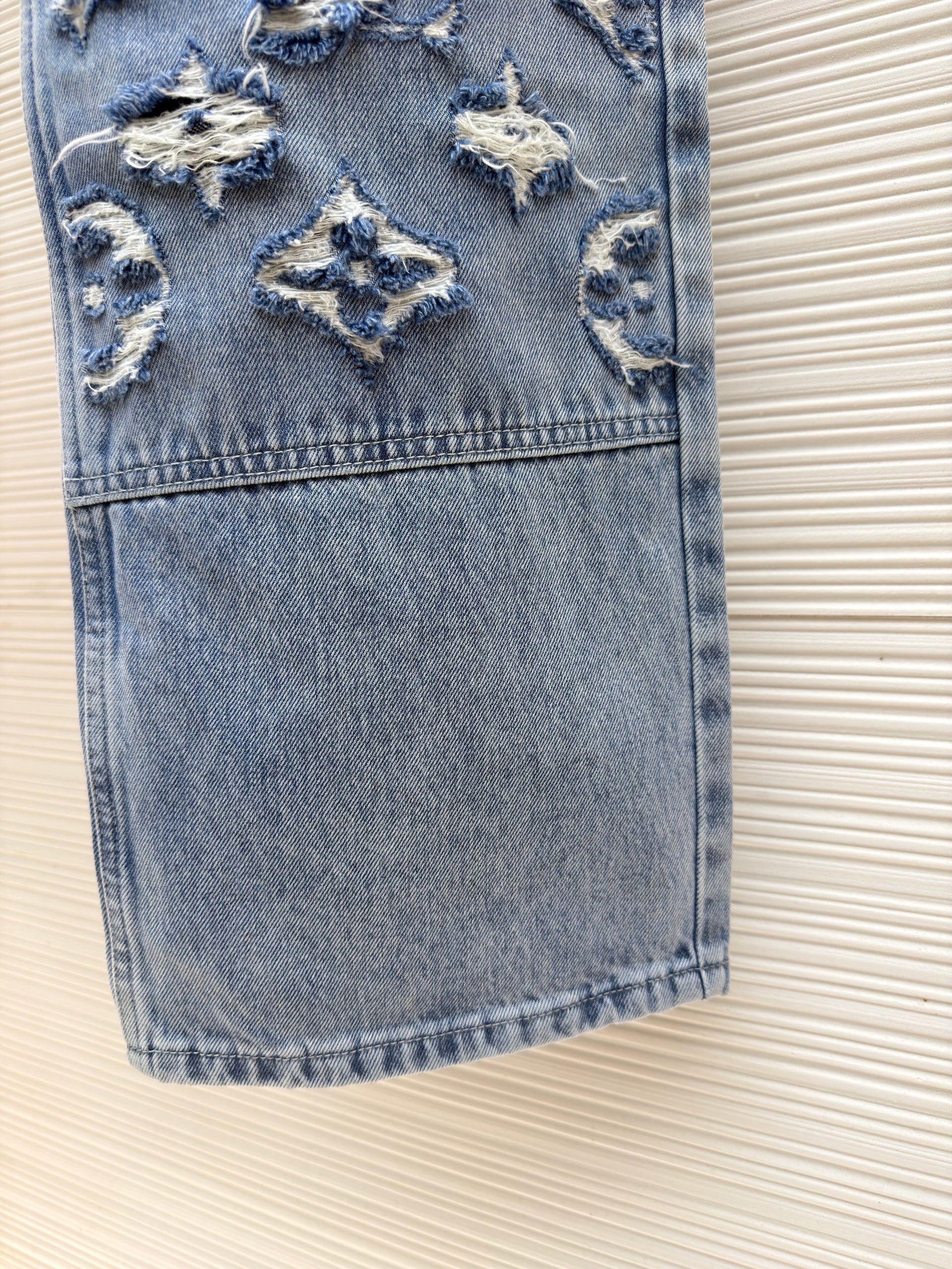 LOU JEANS