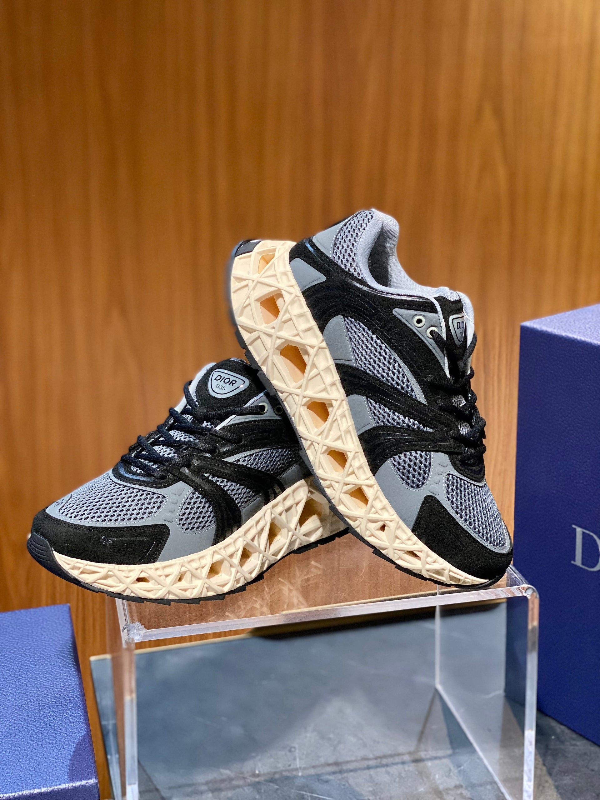 CD B35 SNEAKERS