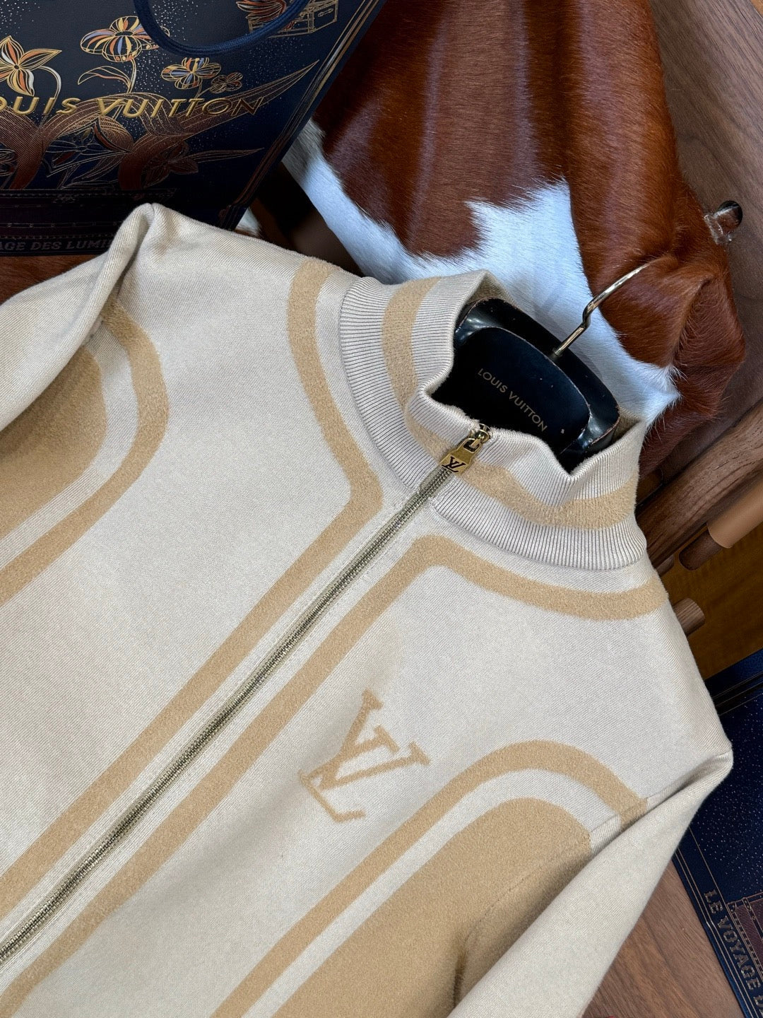 LOU ZIP CARDIGAN