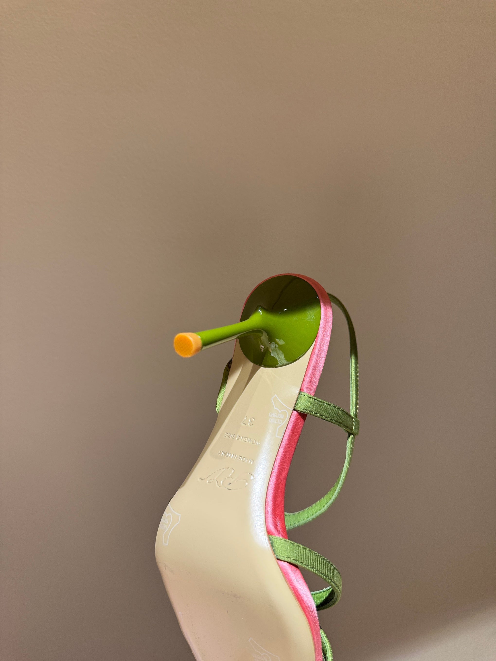 ROGER V HEELS