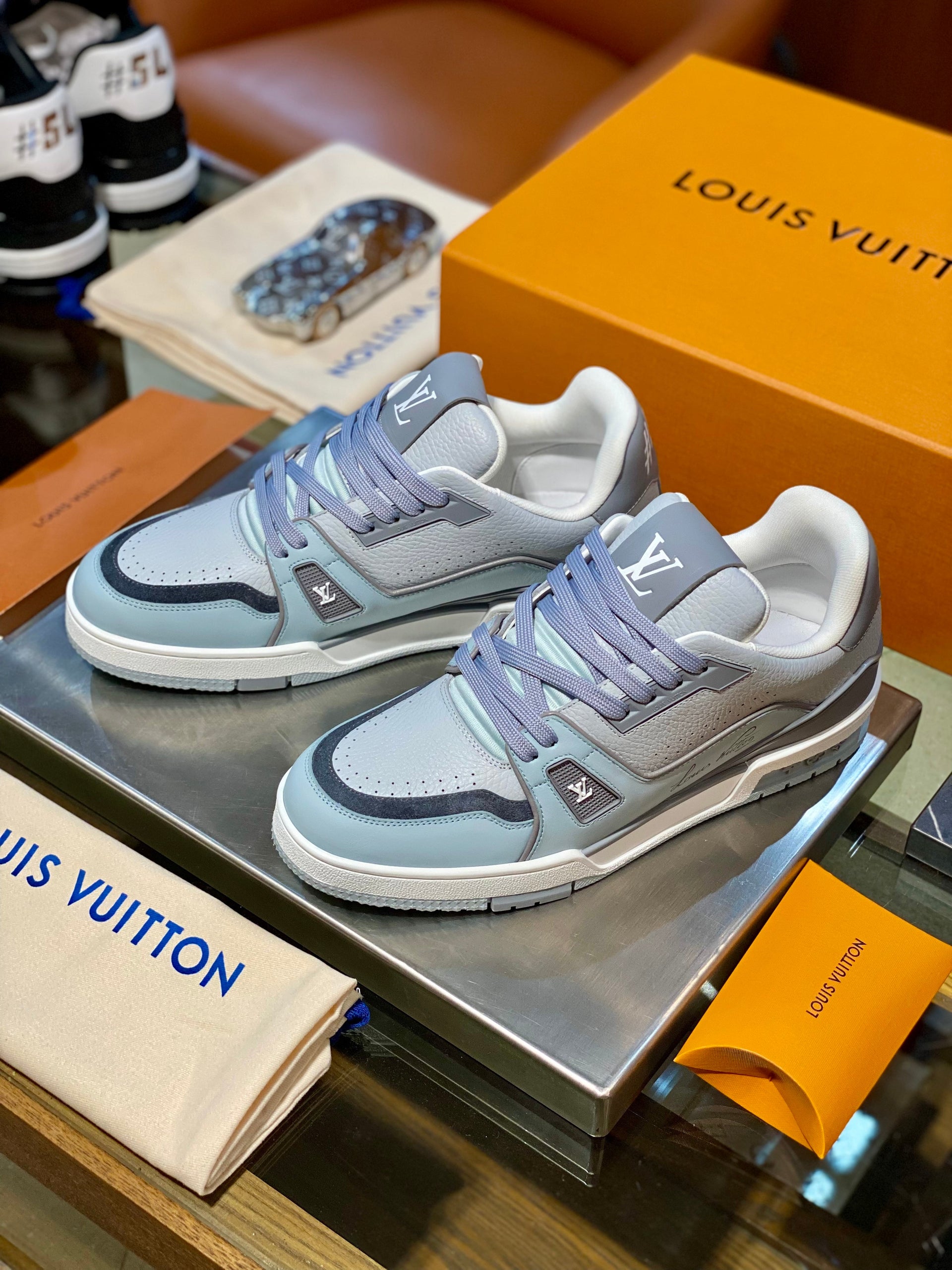 LOU TRAINERS